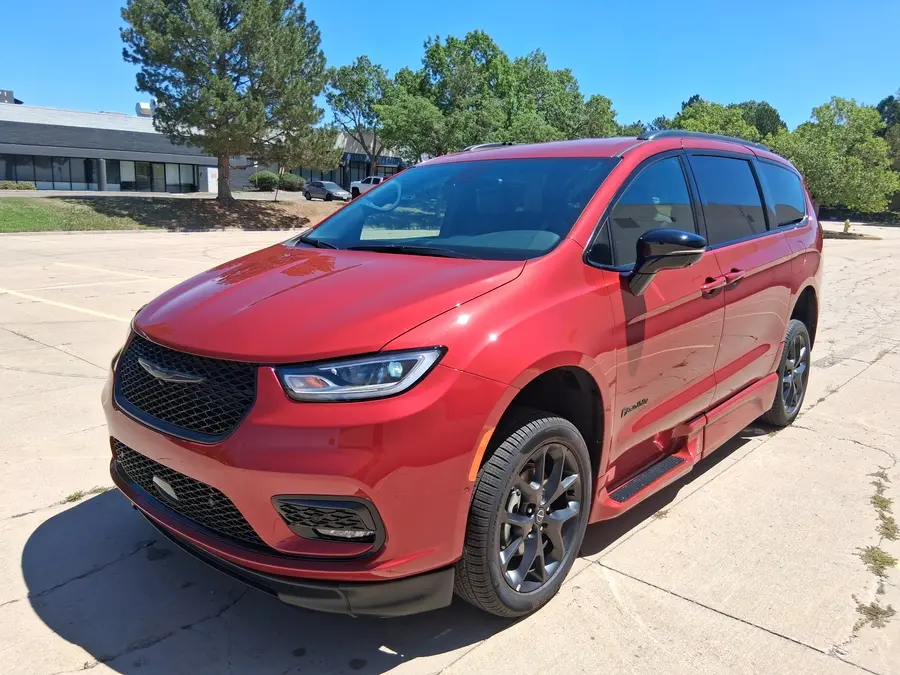 Vehicle Image 2