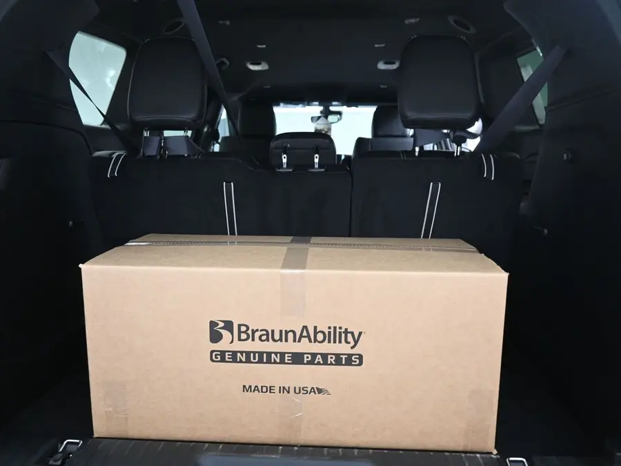 2026 Chrysler Pacifica Select photo 4
