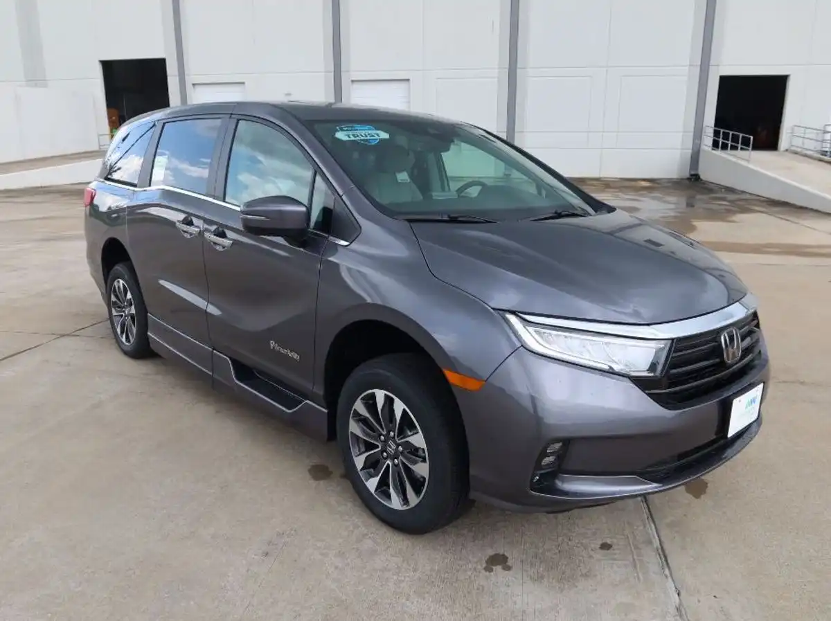 2024 Honda Odyssey EX-L's photo