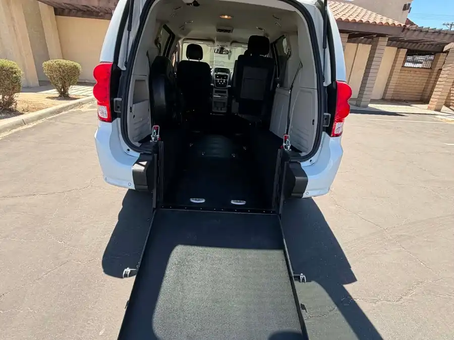 2019 Dodge Grand Caravan SE's photo