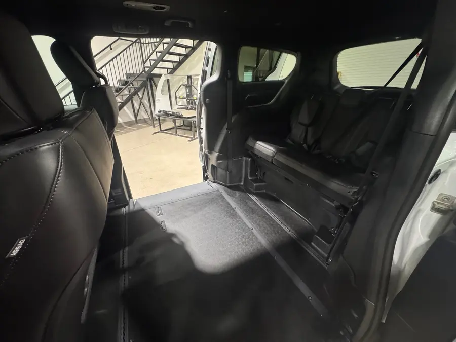 2026 Chrysler Pacifica Select photo 4