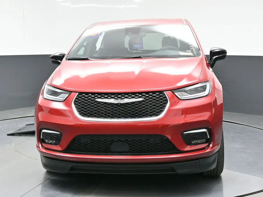 2026 Chrysler Pacifica Select photo 3