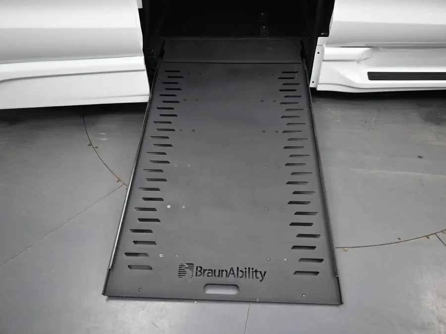 2026 Chrysler Pacifica Select photo 5