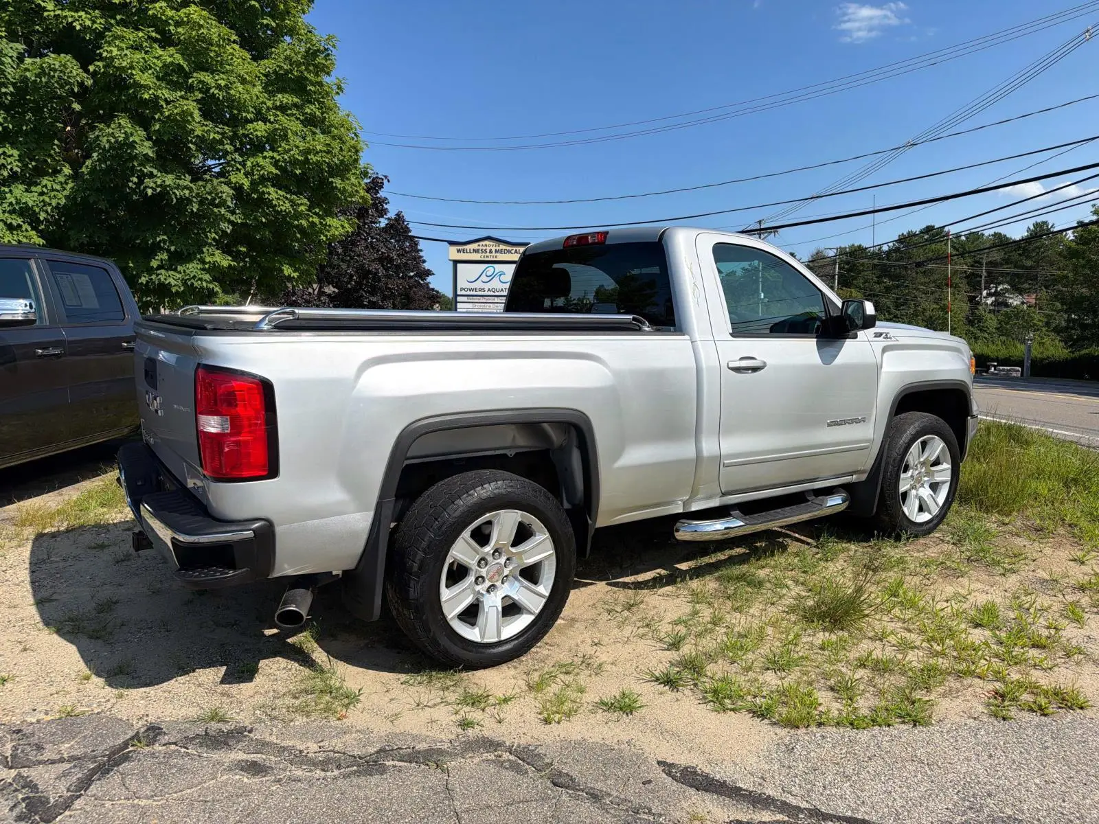2014 GMC Sierra 4WD Regular Cab SLE LWB photo 4