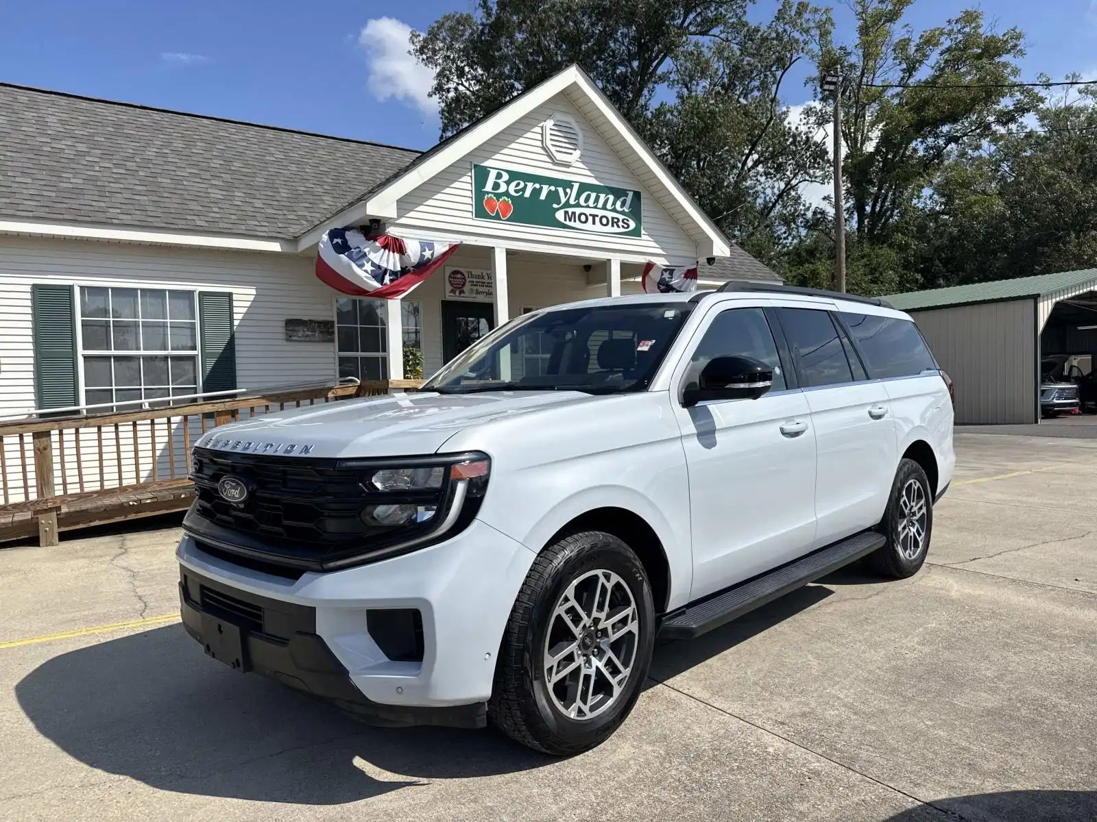2025 Ford Expedition Active 4WD MAX's photo
