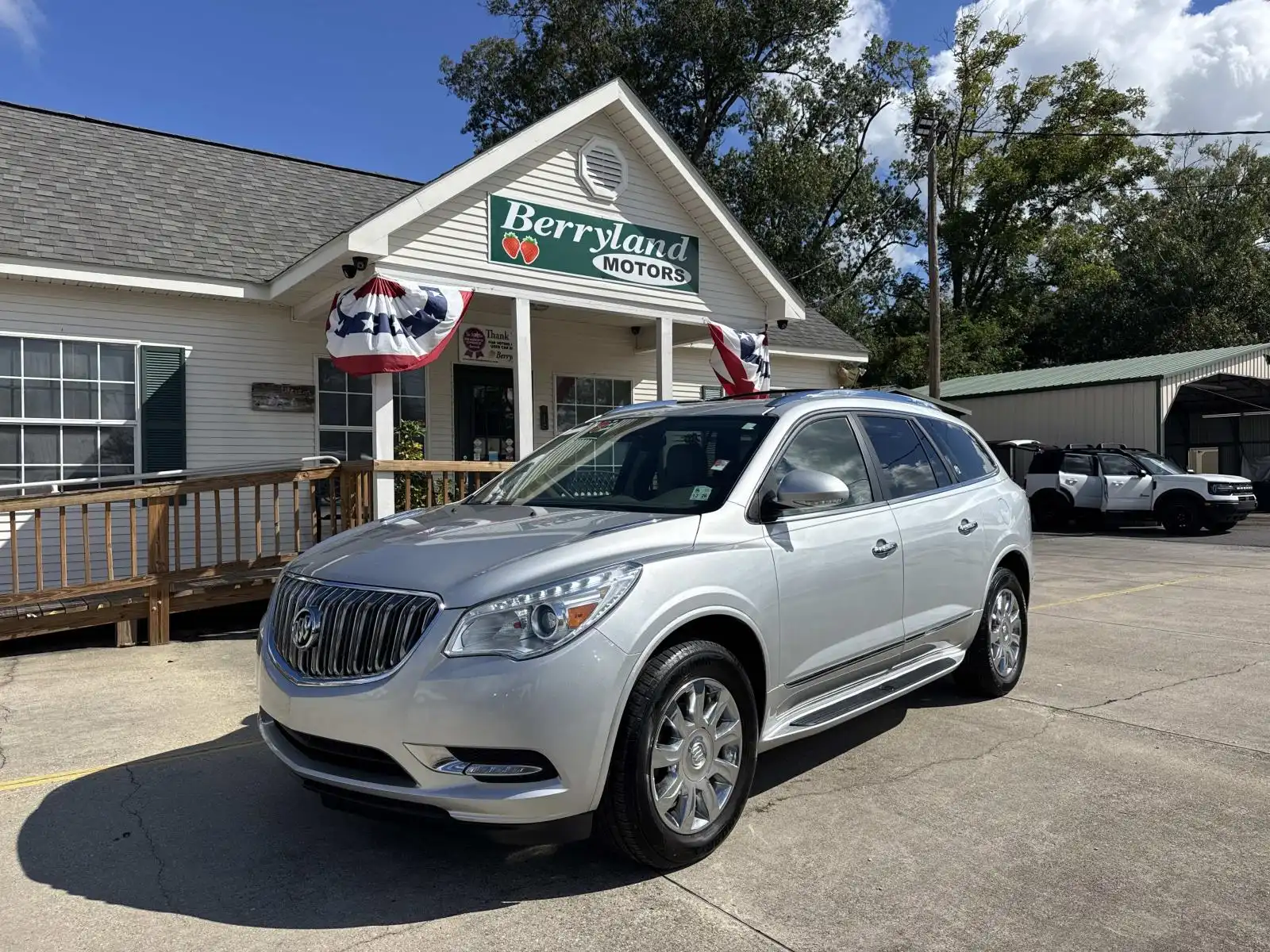 2017 Buick Enclave Premium's photo