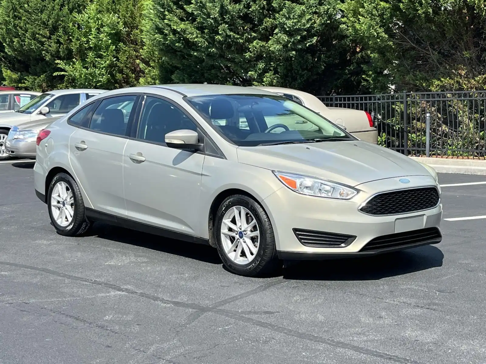 2015 Ford Focus Sedan SE's photo