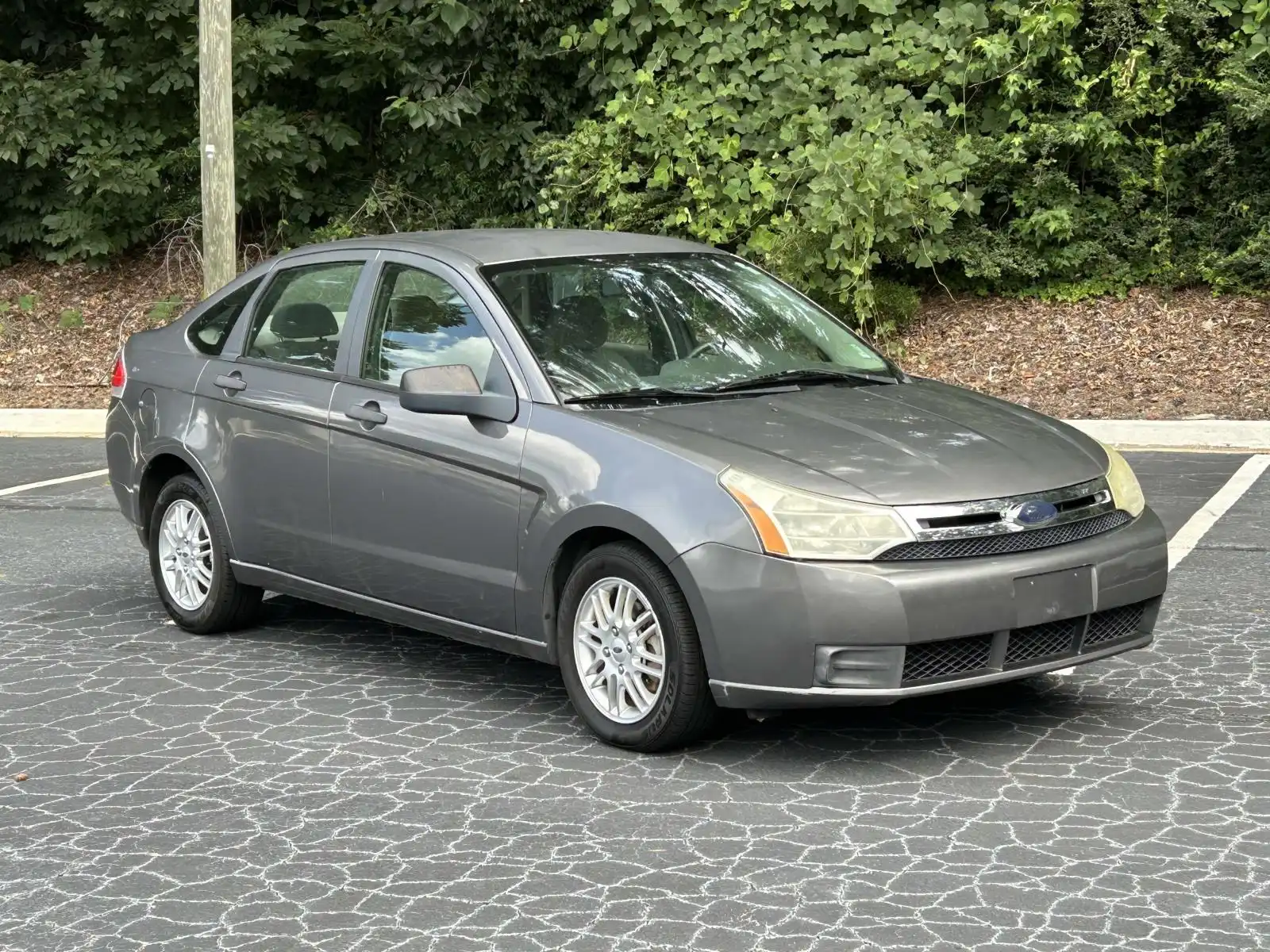 2009 Ford Focus SE's photo