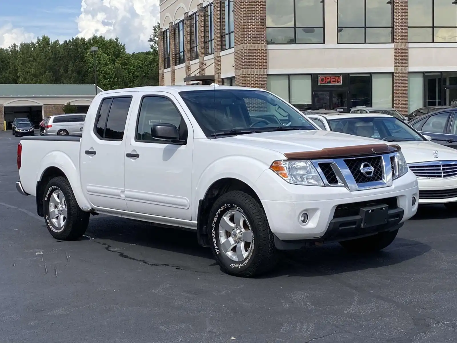 2012 Nissan Frontier 4.0 SV Crew Cab 4X4 AT SWB's photo