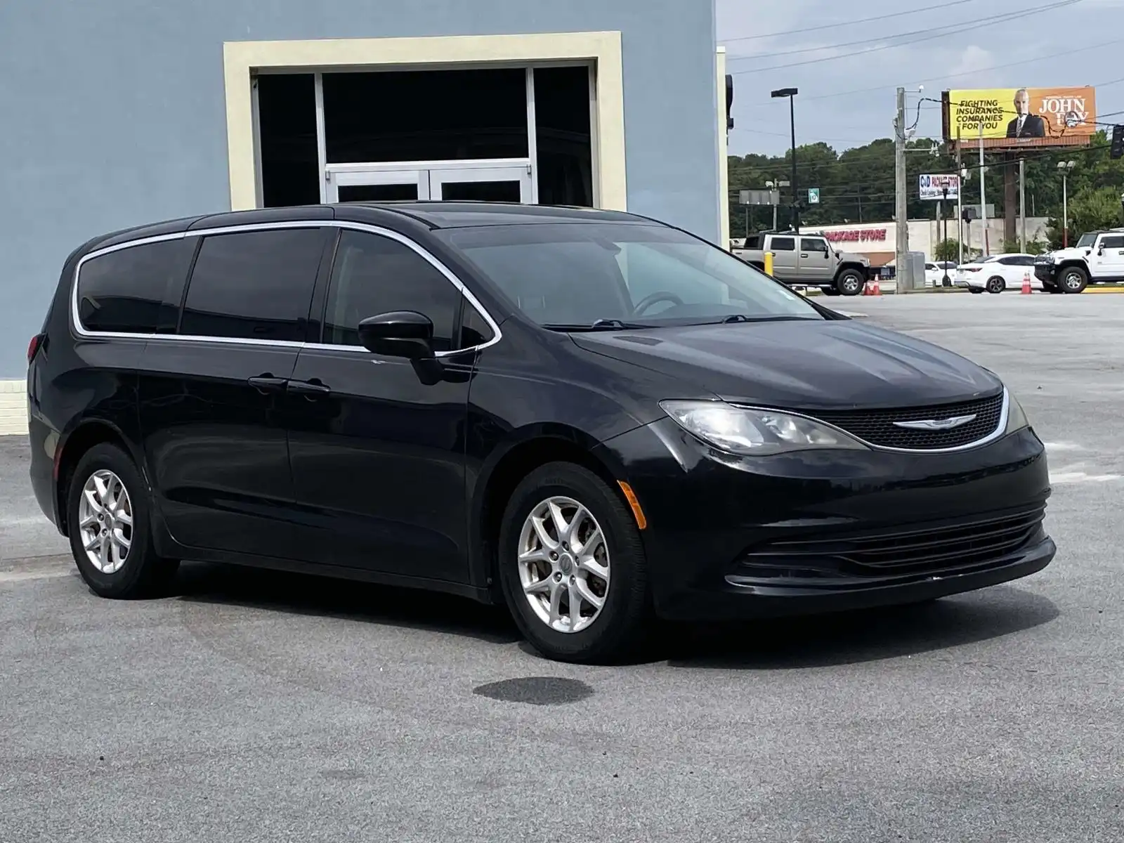 2017 Chrysler Pacifica Touring's photo