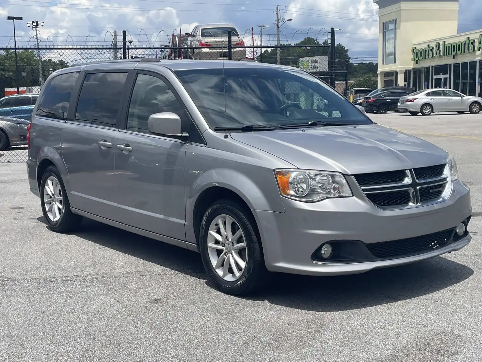 2019 Dodge Grand Caravan SXT's photo