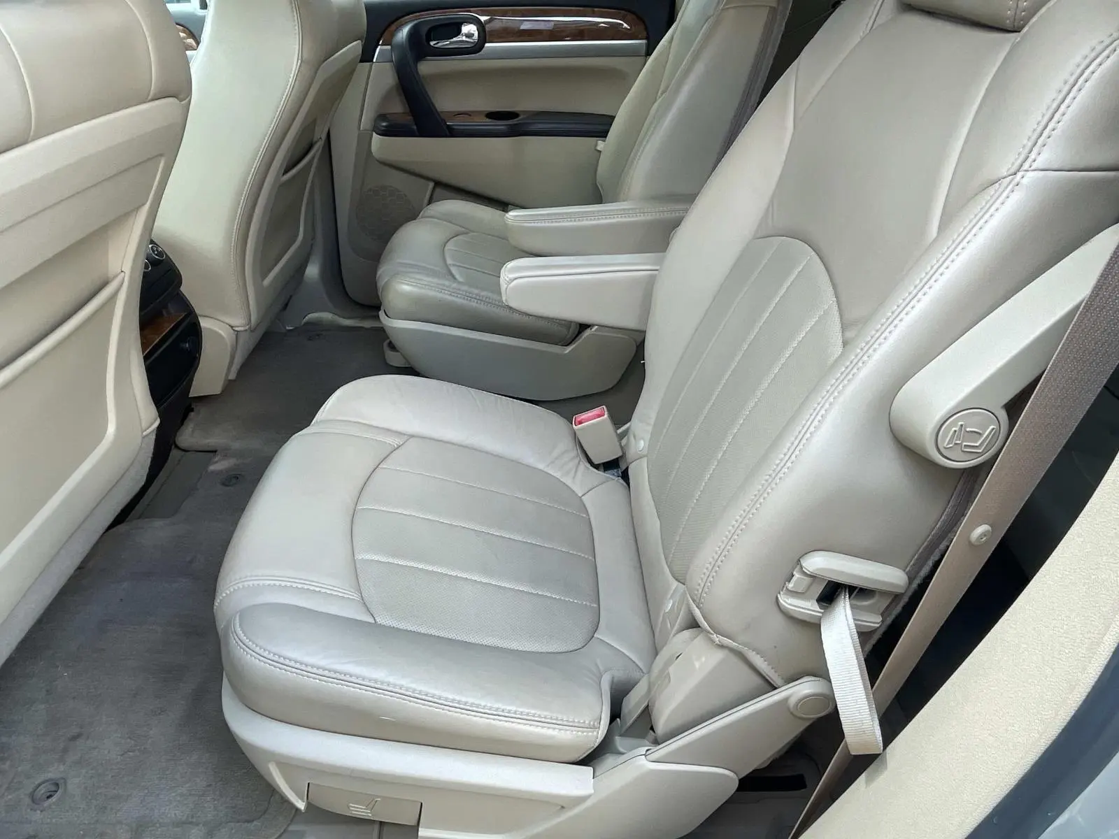 2012 Buick Enclave Leather photo 4
