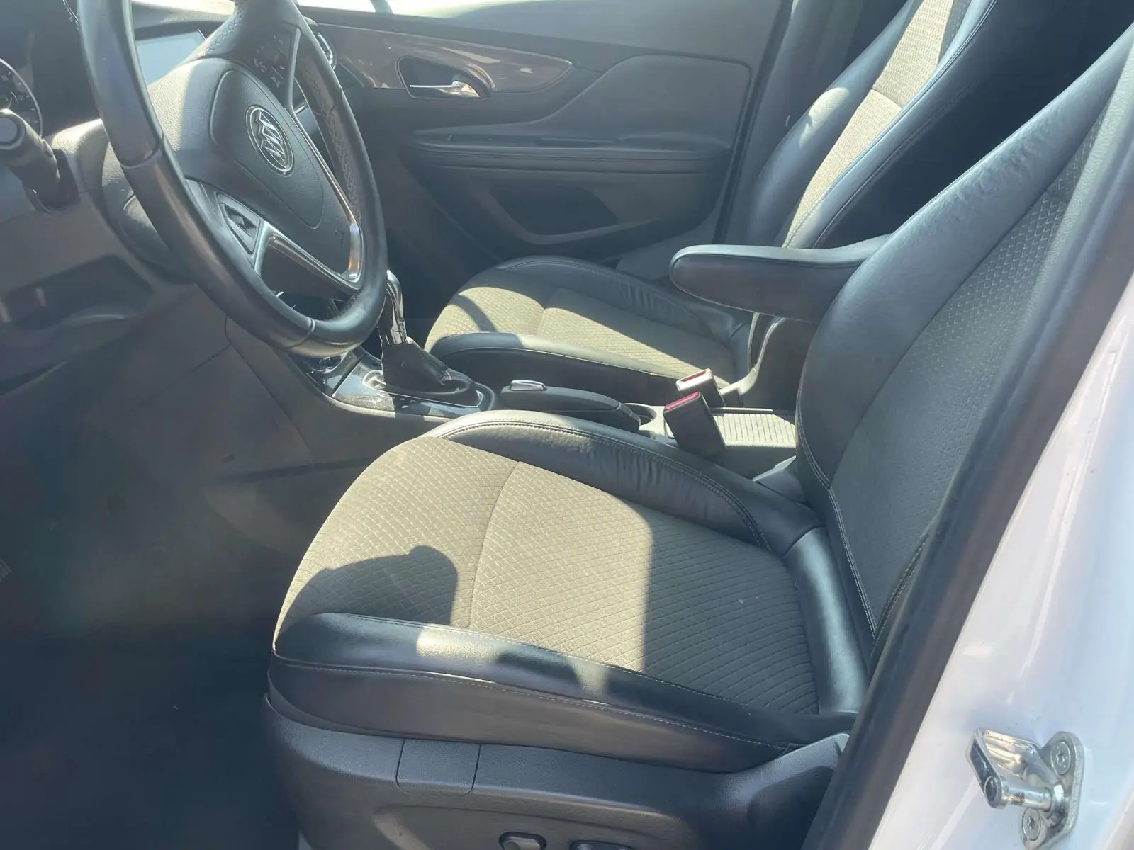 2017 Buick Encore Preferred photo 4