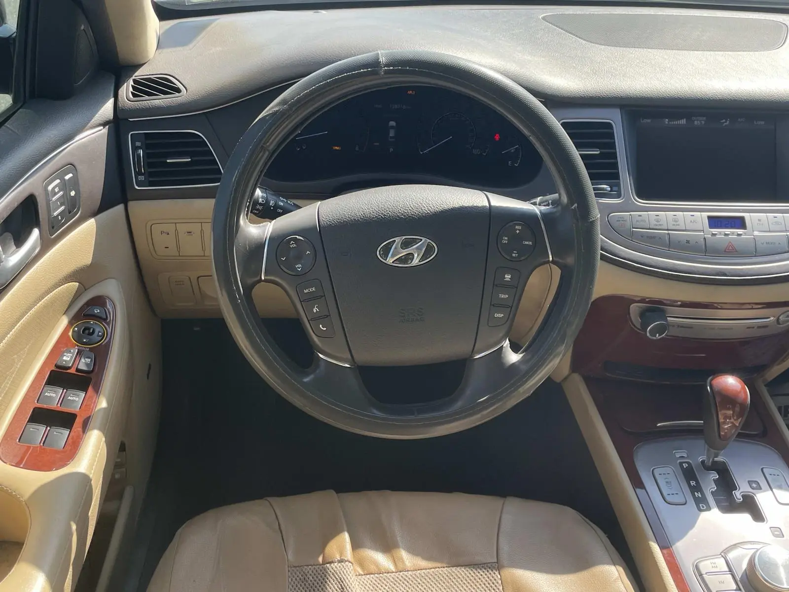2012 Hyundai Genesis 3.8 photo 5