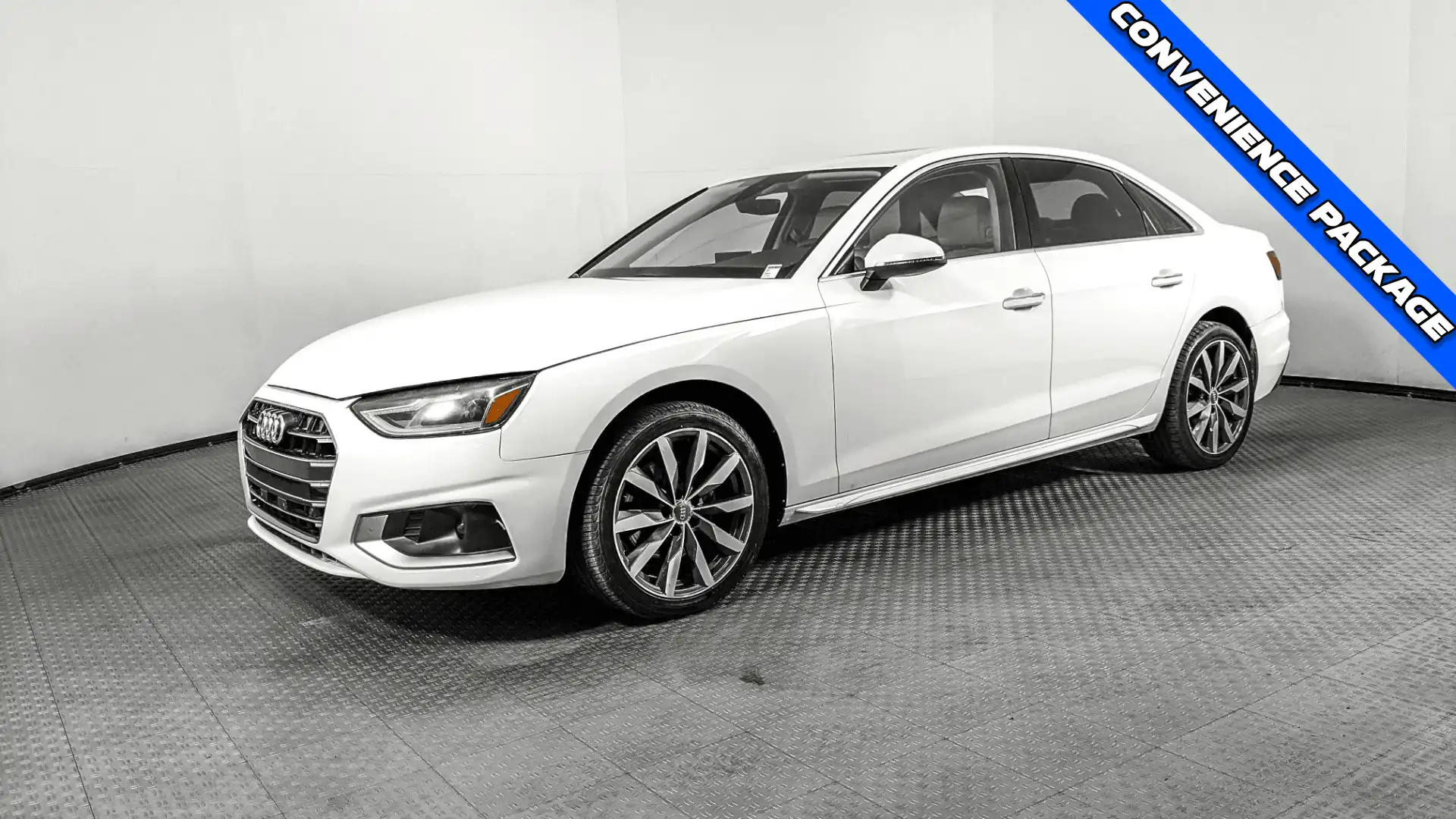 2020 Audi A4 40 S tronic Premium's photo