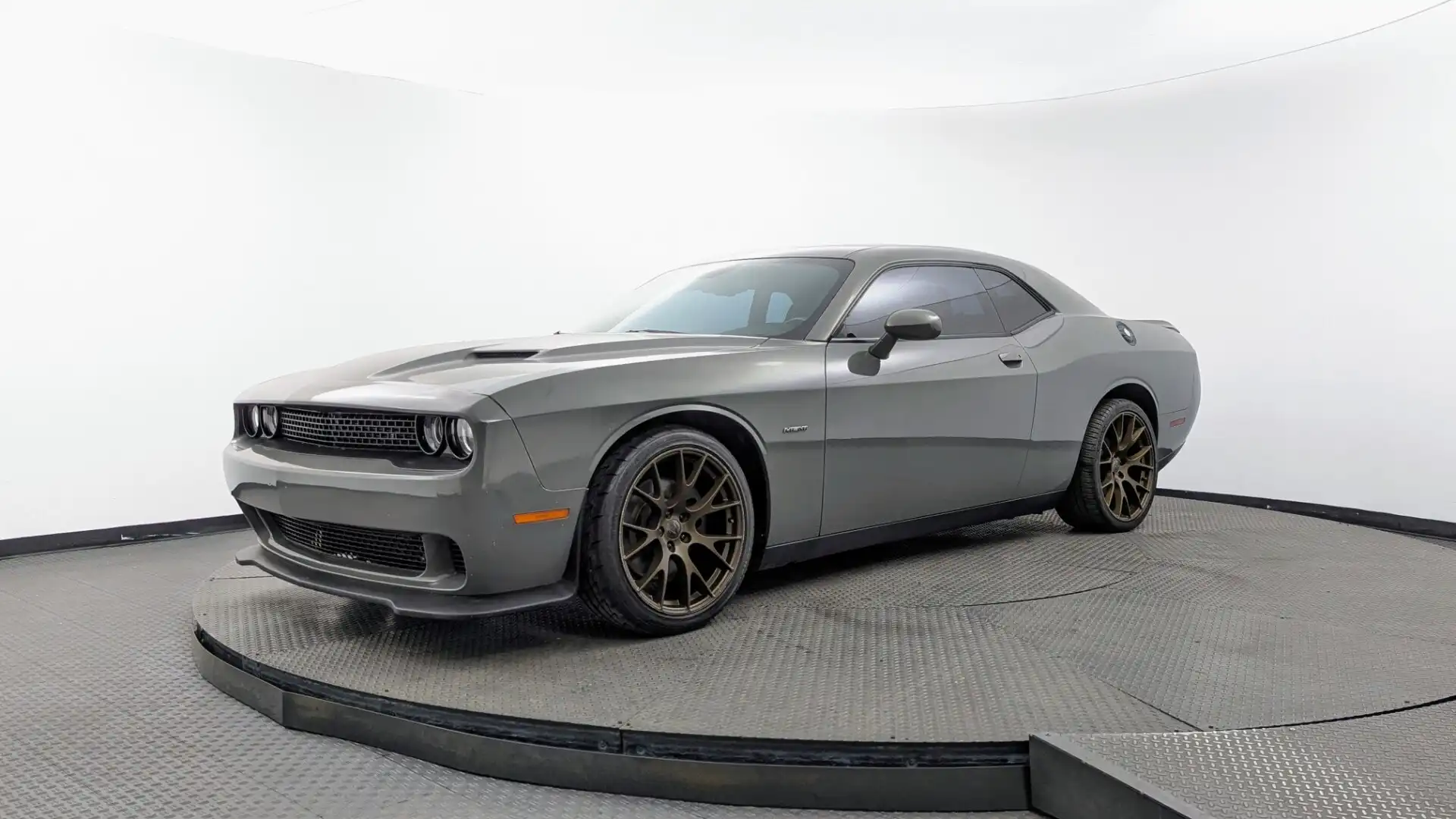 2017 Dodge Challenger R/T's photo