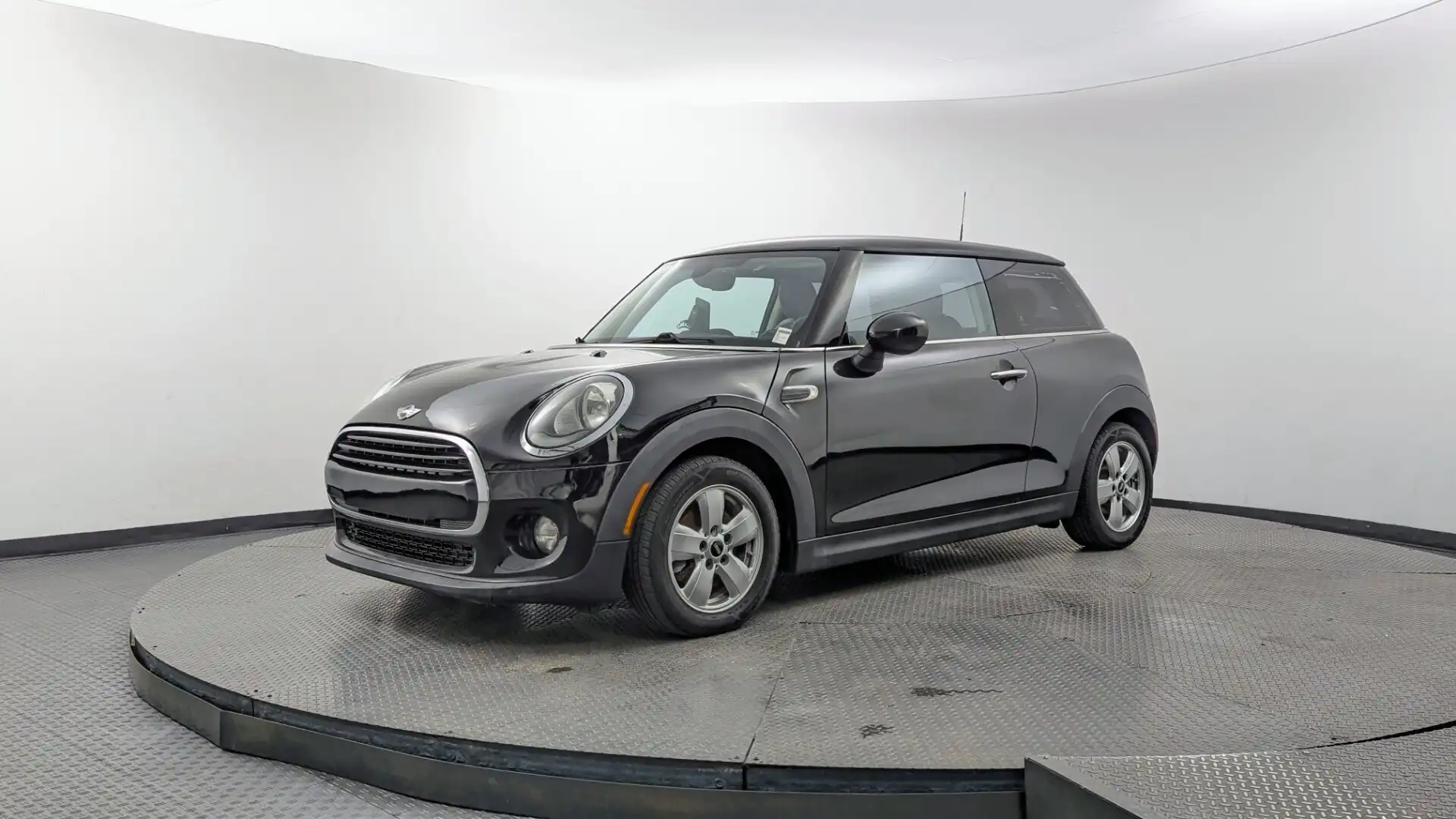 2016 MINI Cooper Base's photo