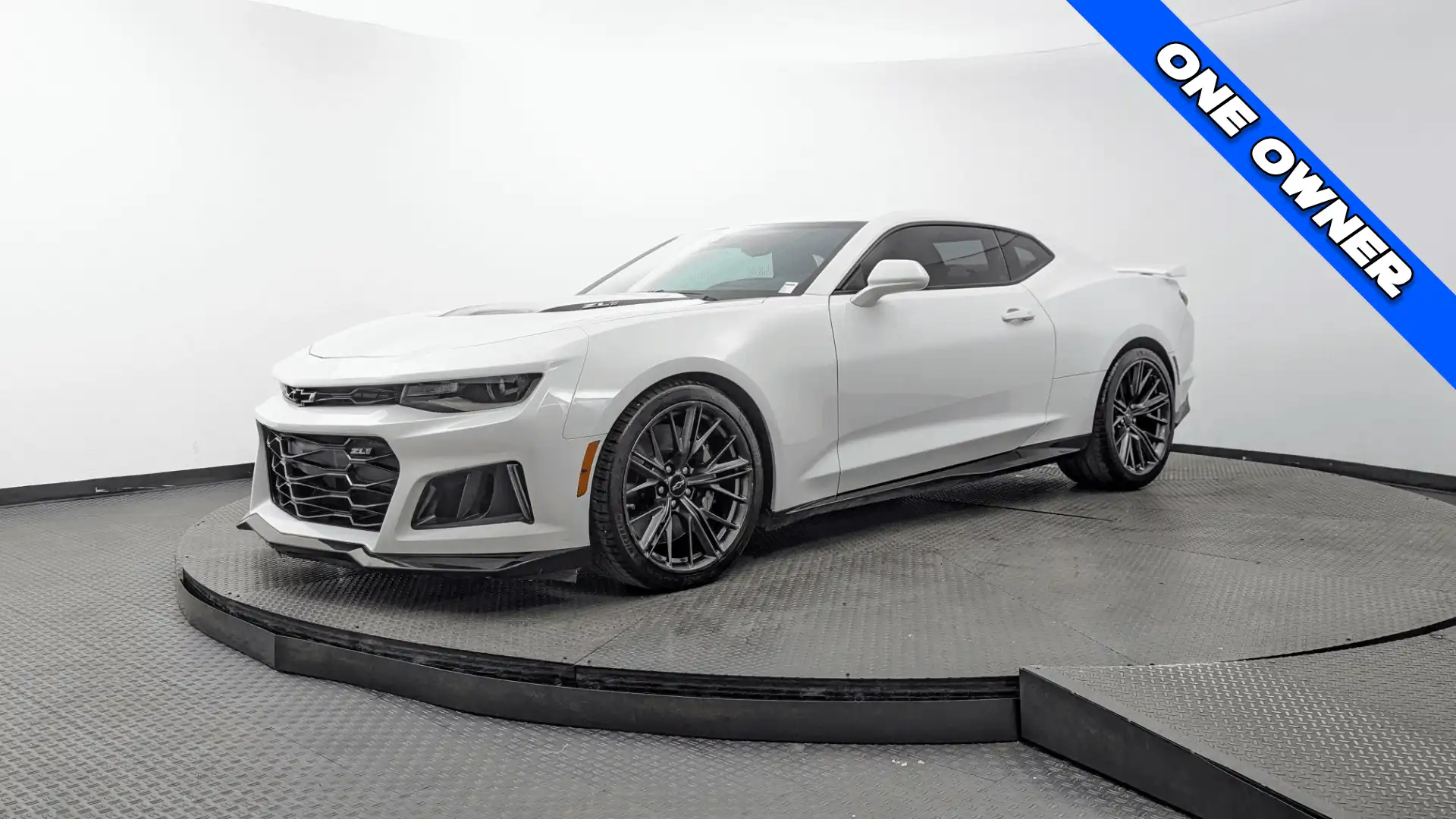 2022 Chevrolet Camaro ZL1 Coupe's photo