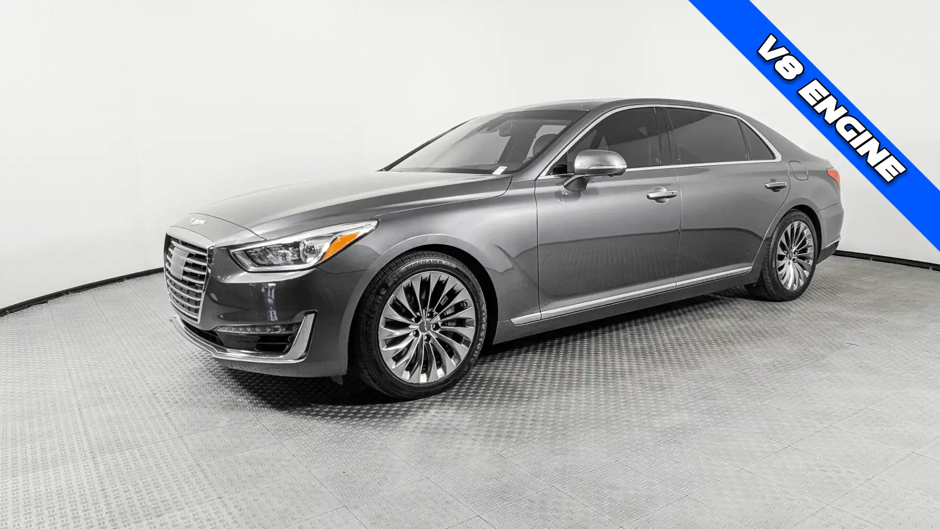 2017 Genesis G90 5.0 Ultimate's photo