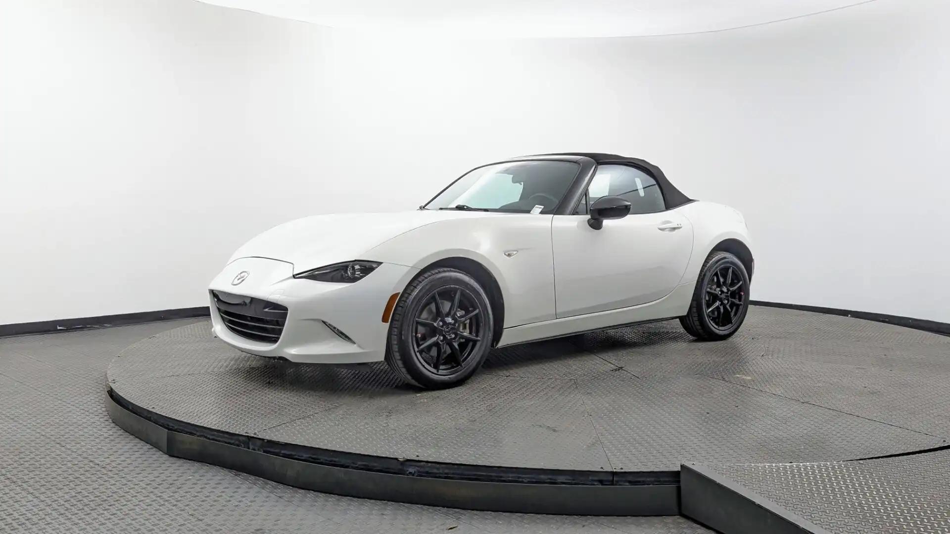 2016 Mazda MX-5 Miata Sport Auto's photo