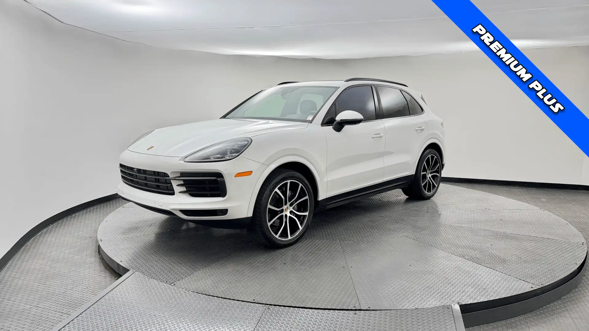 2019 Porsche Cayenne Base's photo