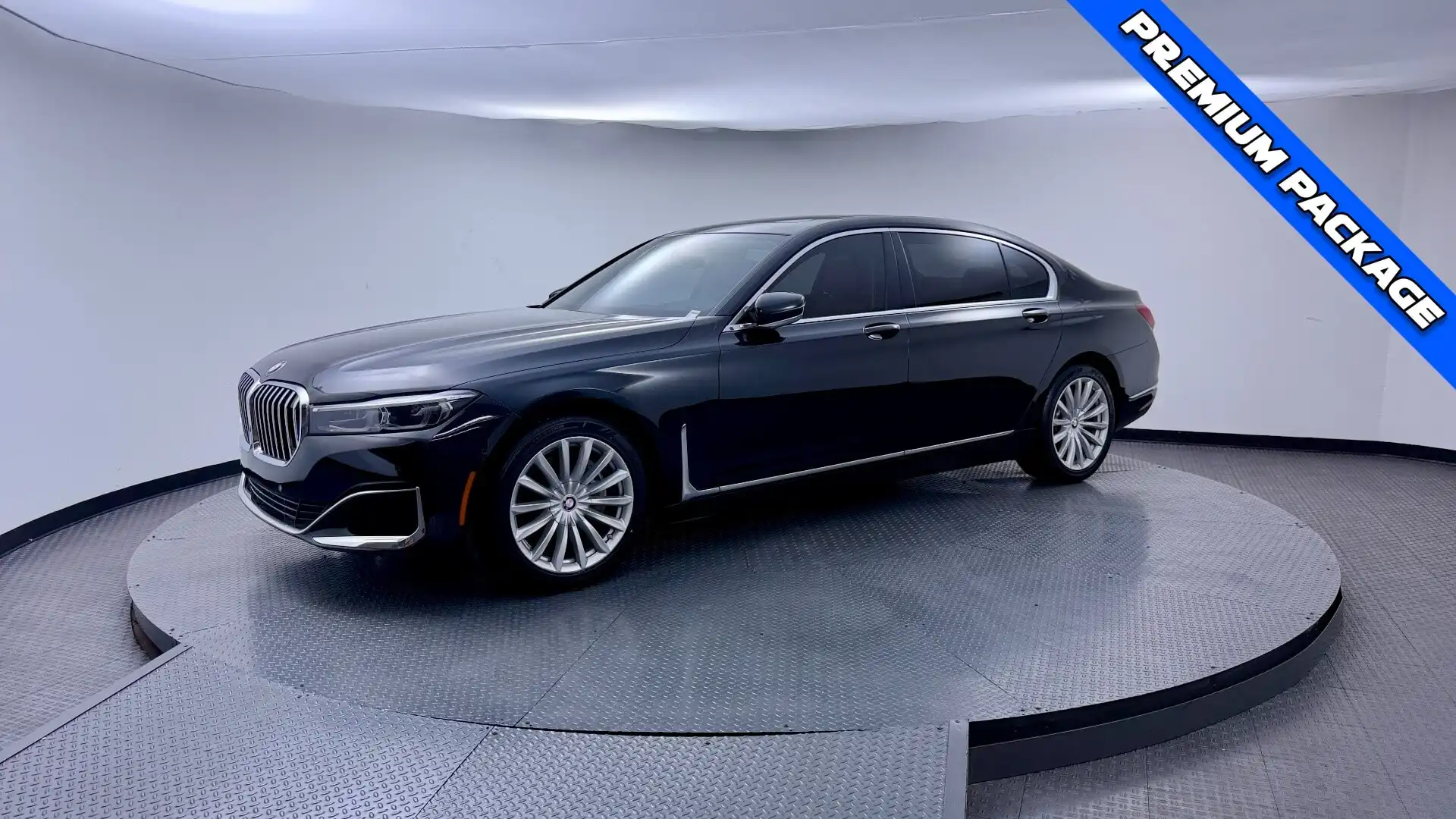 2022 BMW 7 Series 740i Sedan's photo