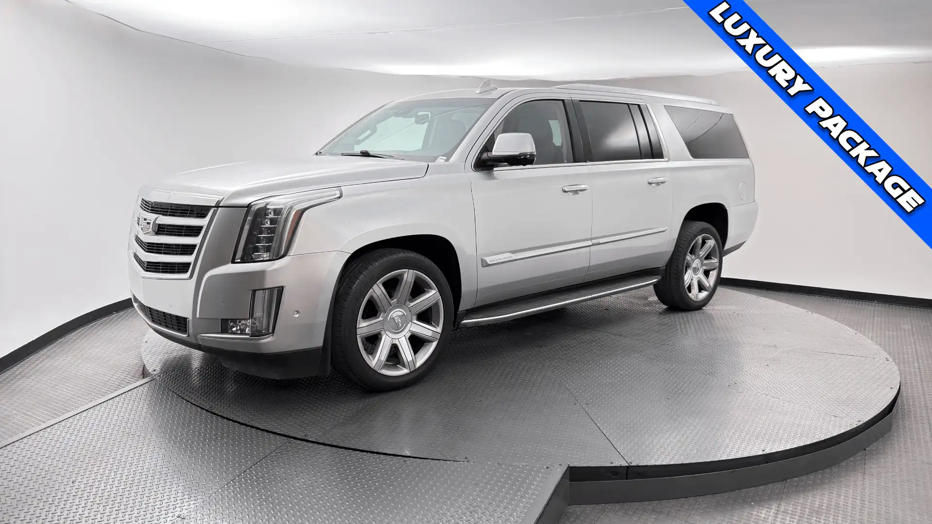 2018 Cadillac Escalade ESV Luxury 2WD's photo