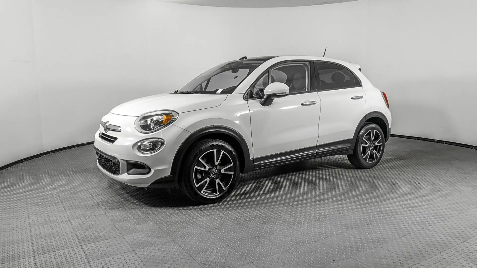 2016 FIAT 500X Easy's photo