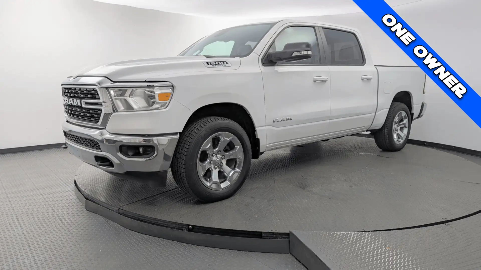 2022 RAM 1500 Big Horn/Lone Star 4WD Crew Cab 5'7's photo