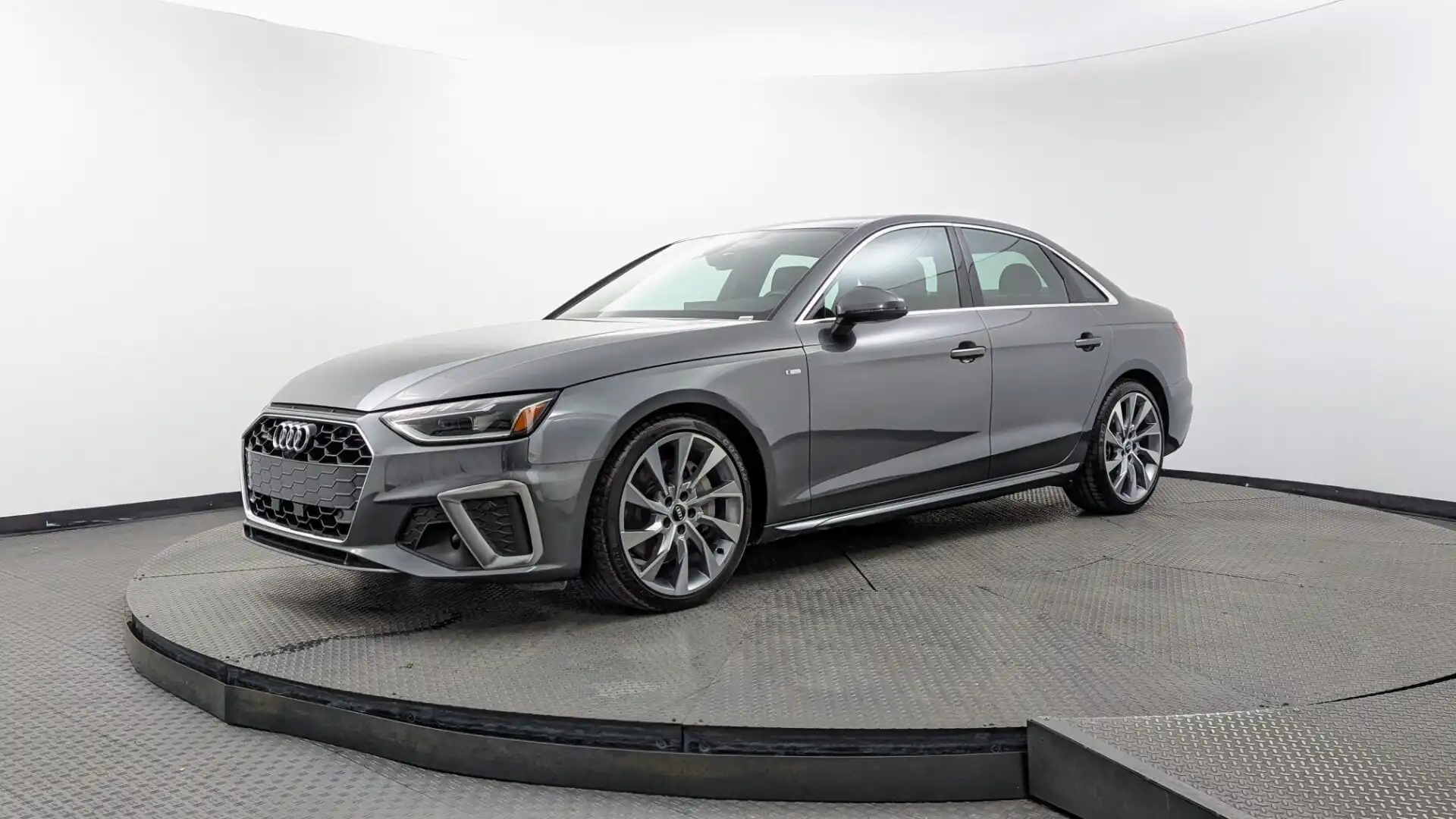 2021 Audi A4 45 quattro S tronic Premium Plus's photo