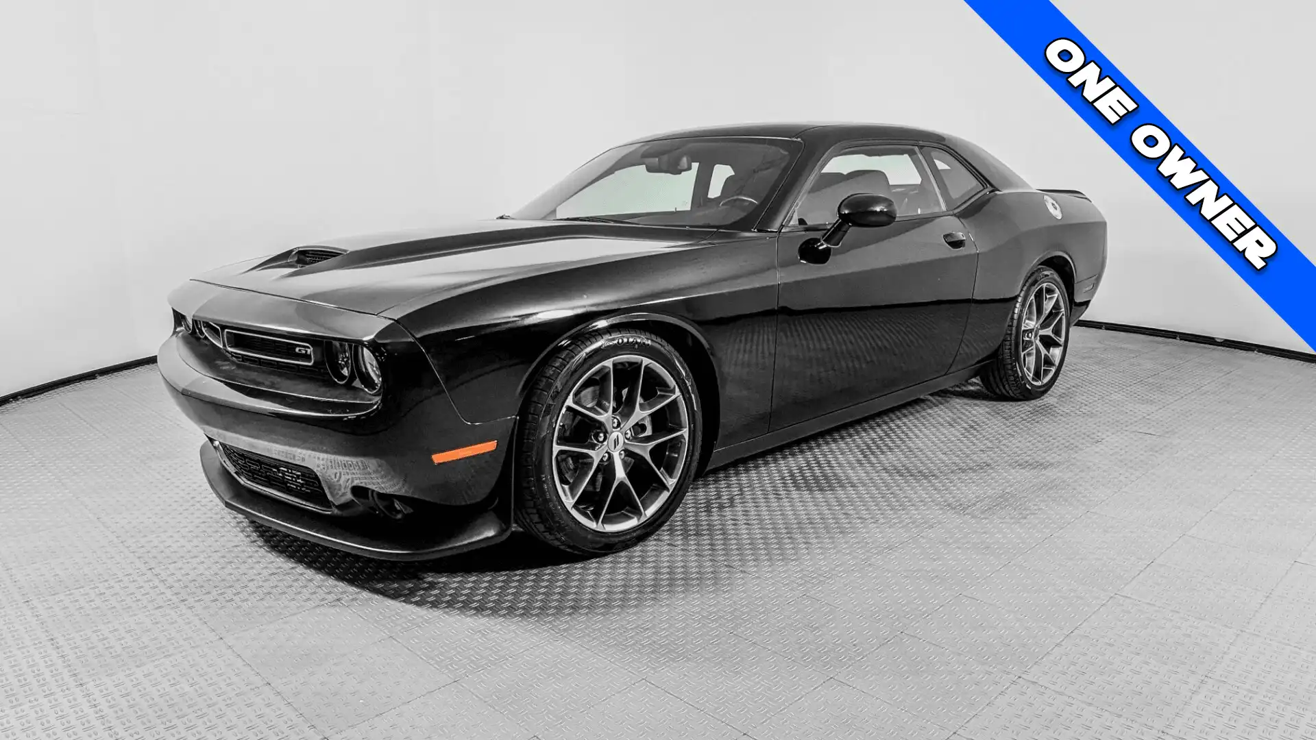 2022 Dodge Challenger GT Auto's photo
