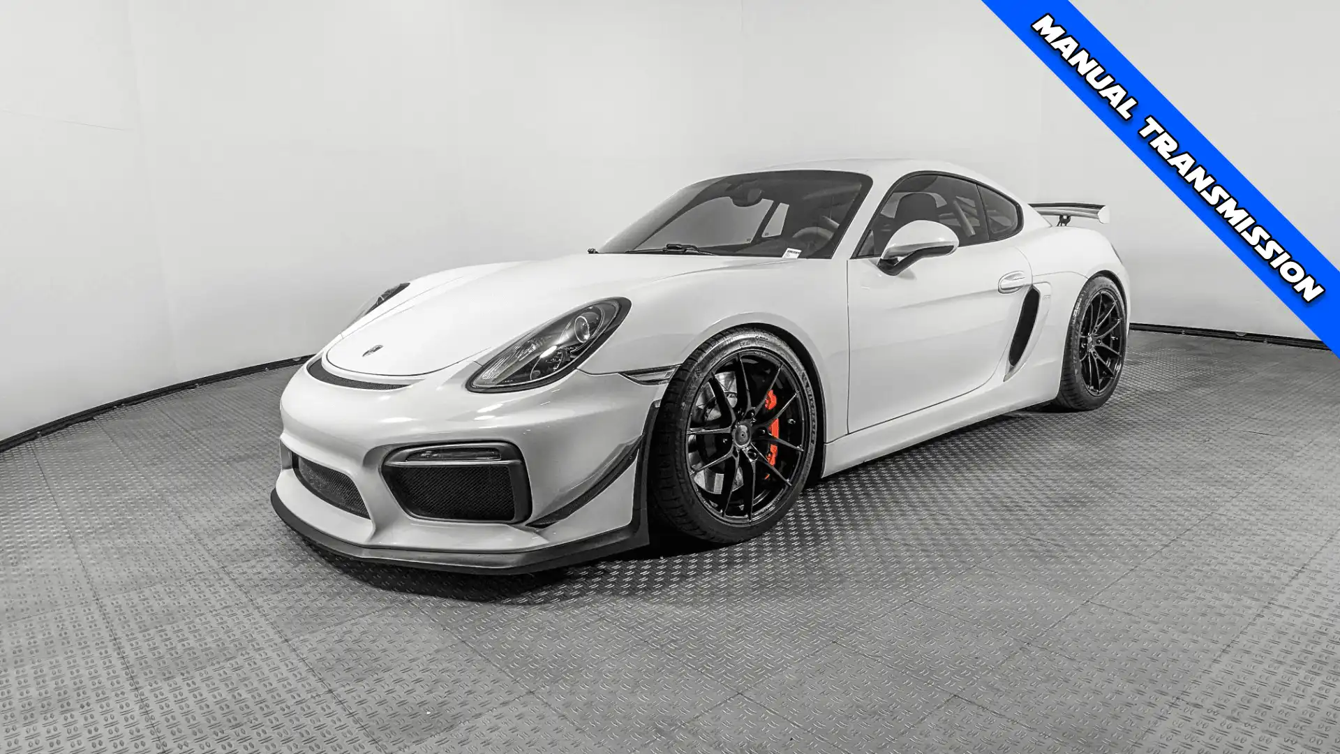 2016 Porsche Cayman GT4's photo