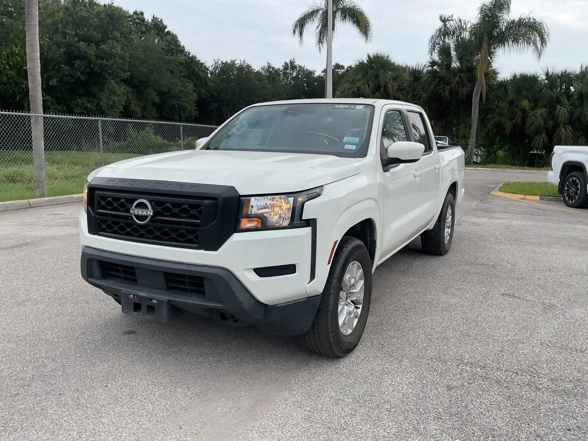 2022 Nissan Frontier SV Crew Cab 4X2 SWB's photo