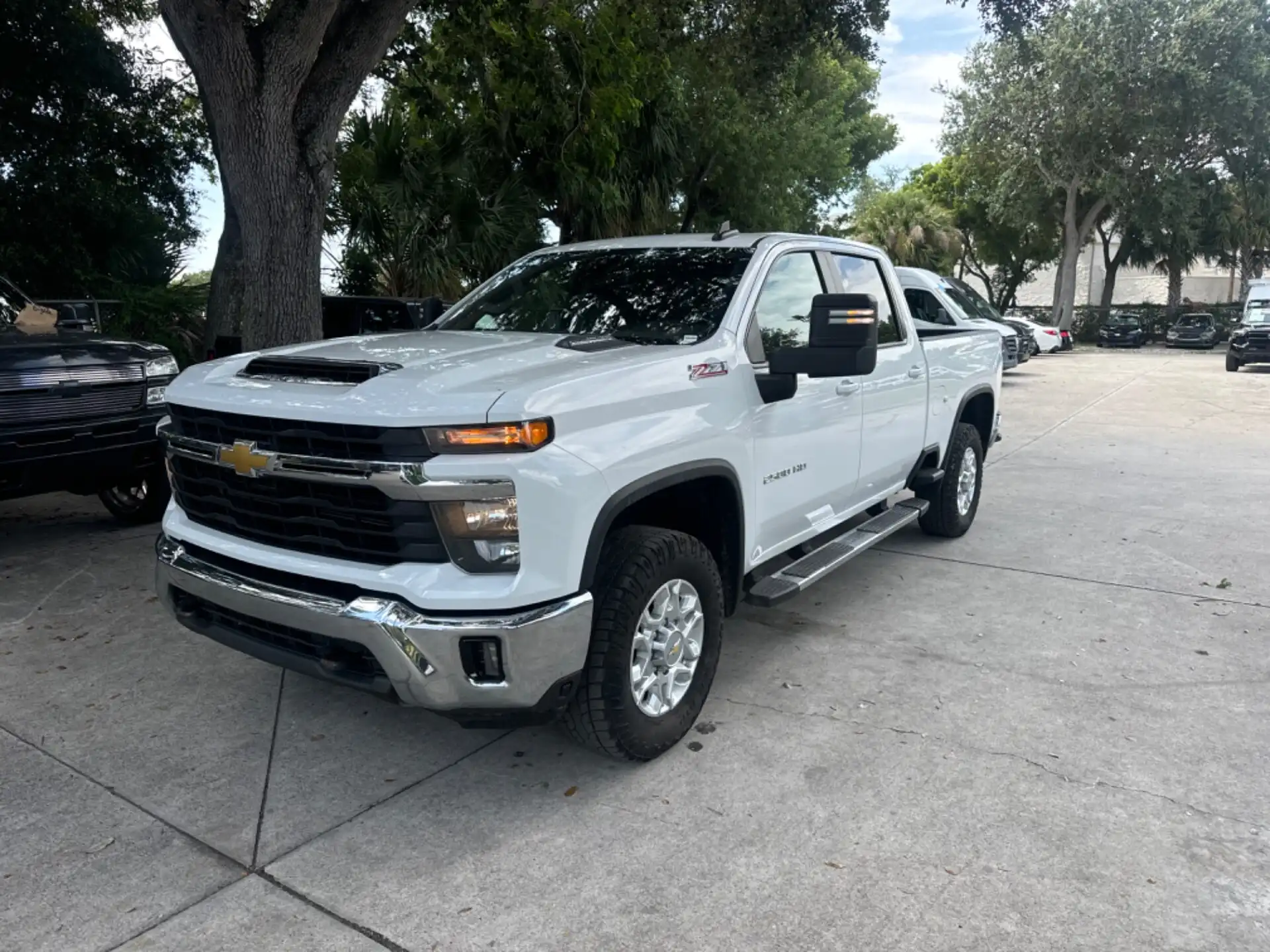 2024 Chevrolet Silverado HD LT 4WD Crew Cab Standard Box's photo