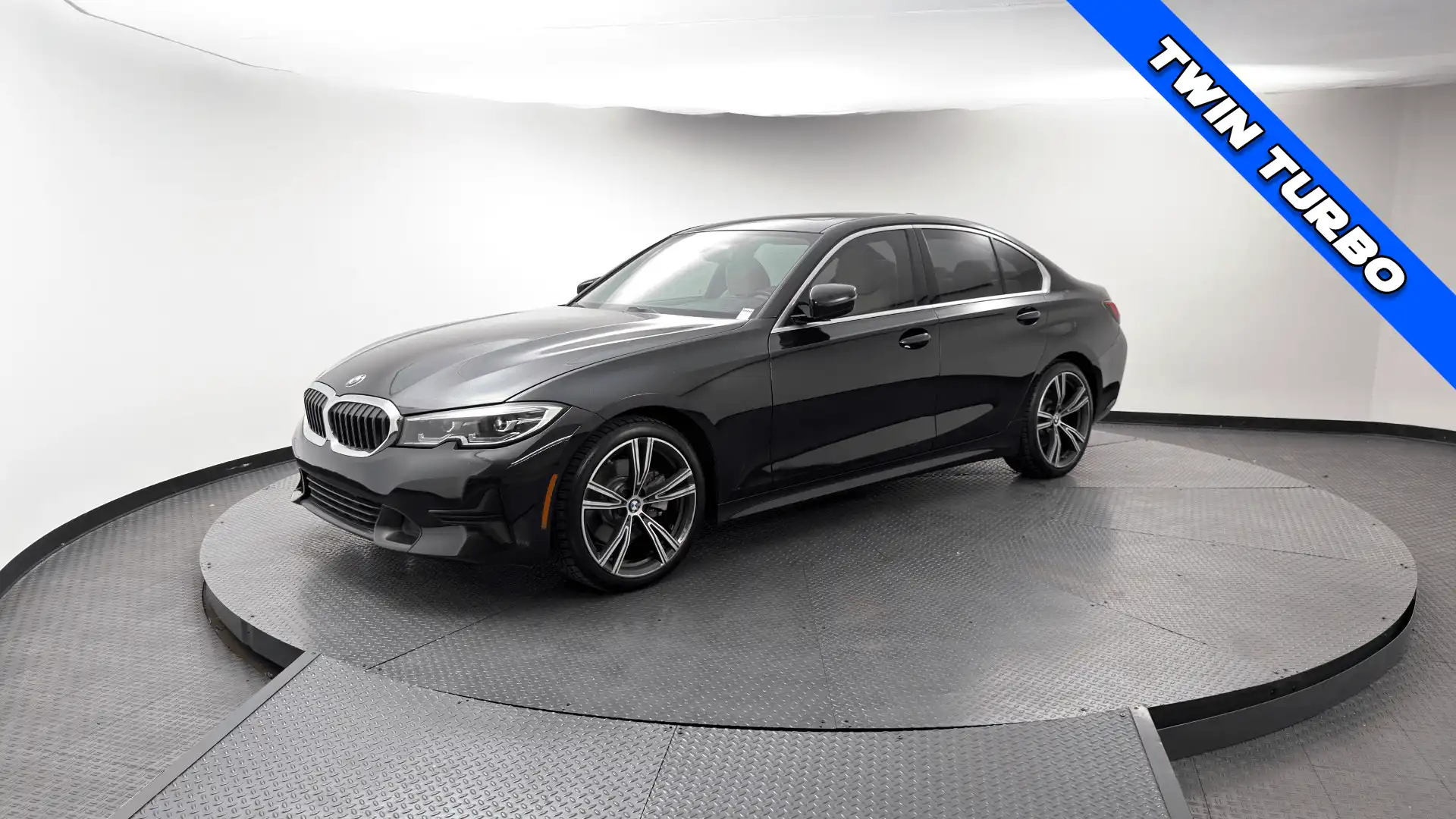 2021 BMW 3 Series 330i Sedan's photo