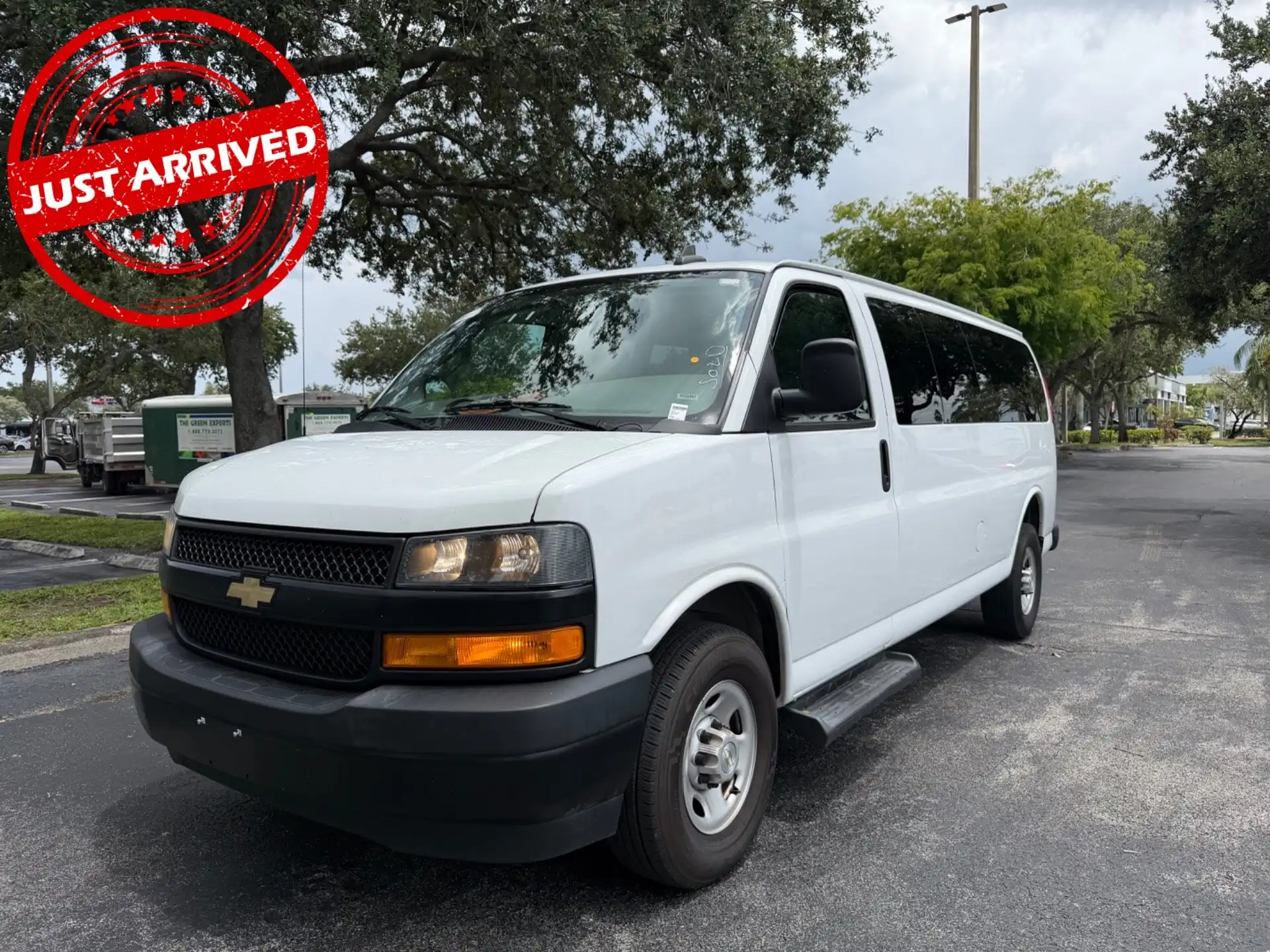 2023 Chevrolet Express 3500 LS Extended's photo