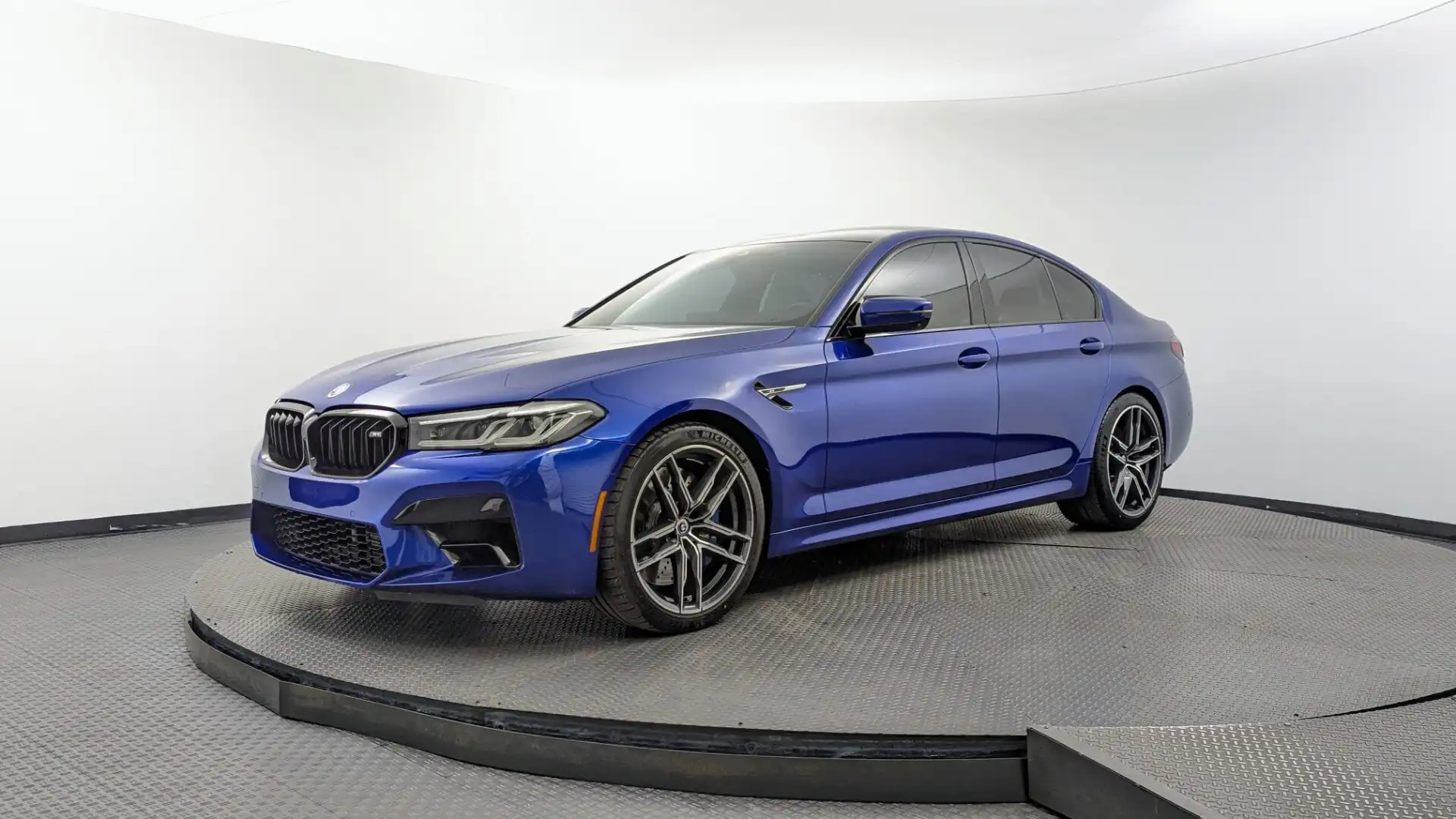 2023 BMW M5 Base's photo