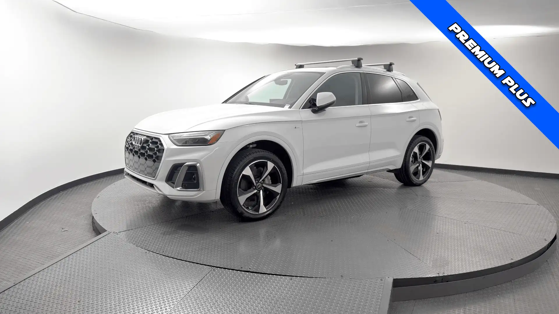 2023 Audi Q5 45 Premium Plus's photo