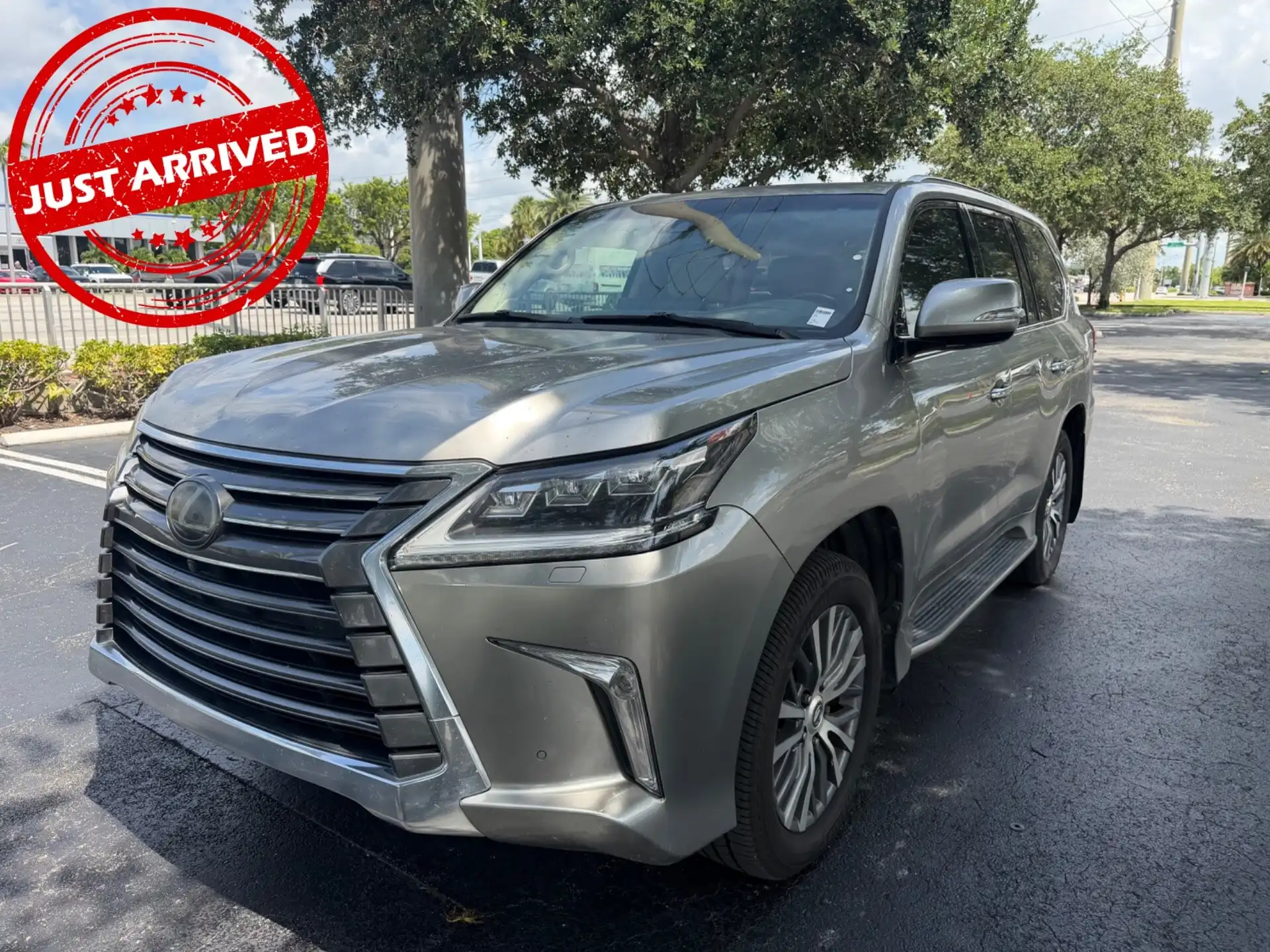 2018 Lexus LX 600 570 TWO-ROW's photo