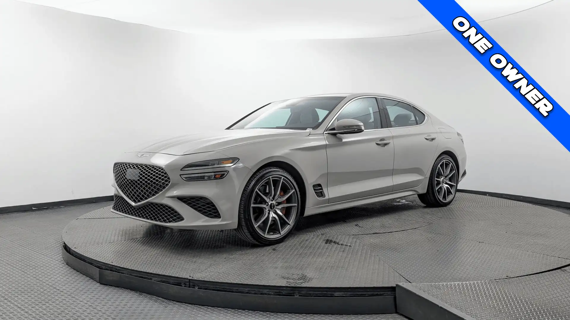 2025 Genesis G70 2.5T Standard's photo