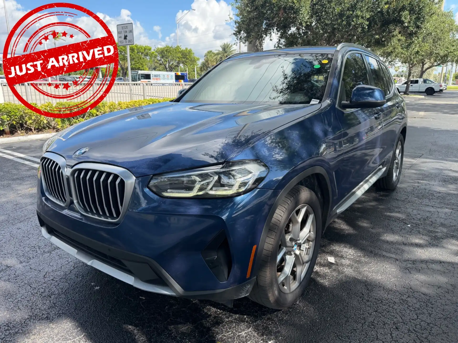2023 BMW X3 sDrive30i's photo