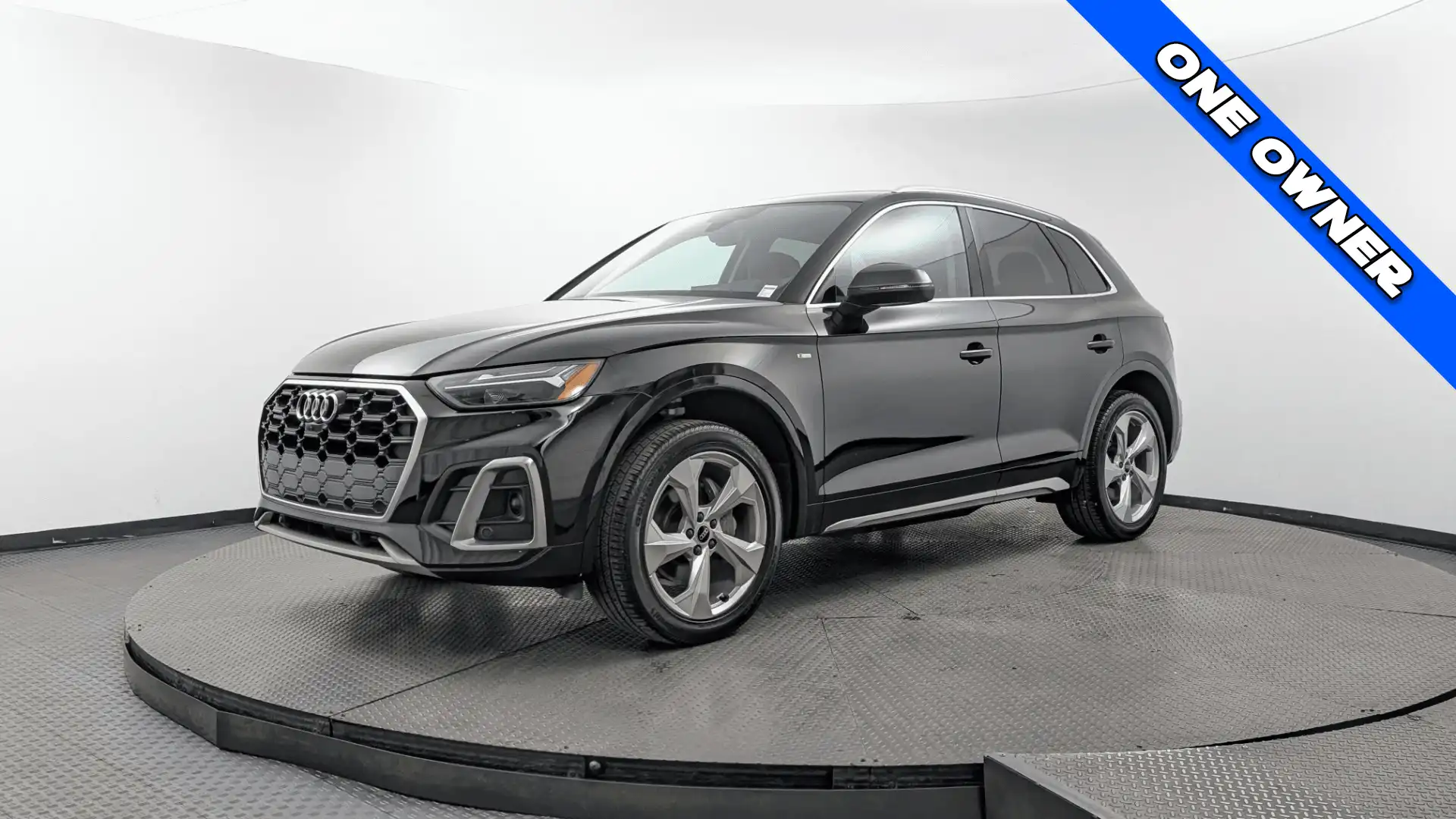 2023 Audi Q5 45 Premium Plus's photo