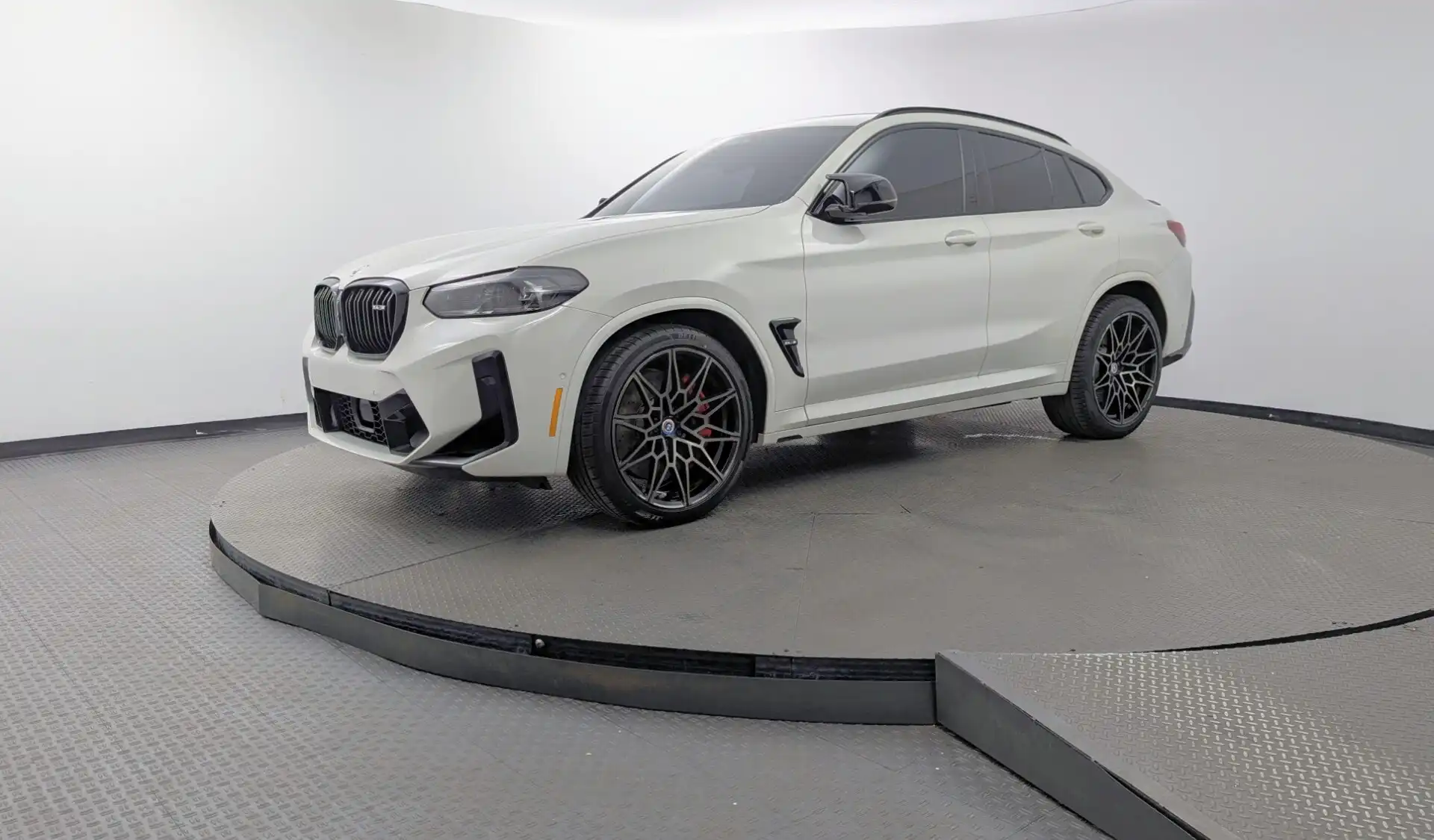 2022 BMW X4 M Base's photo