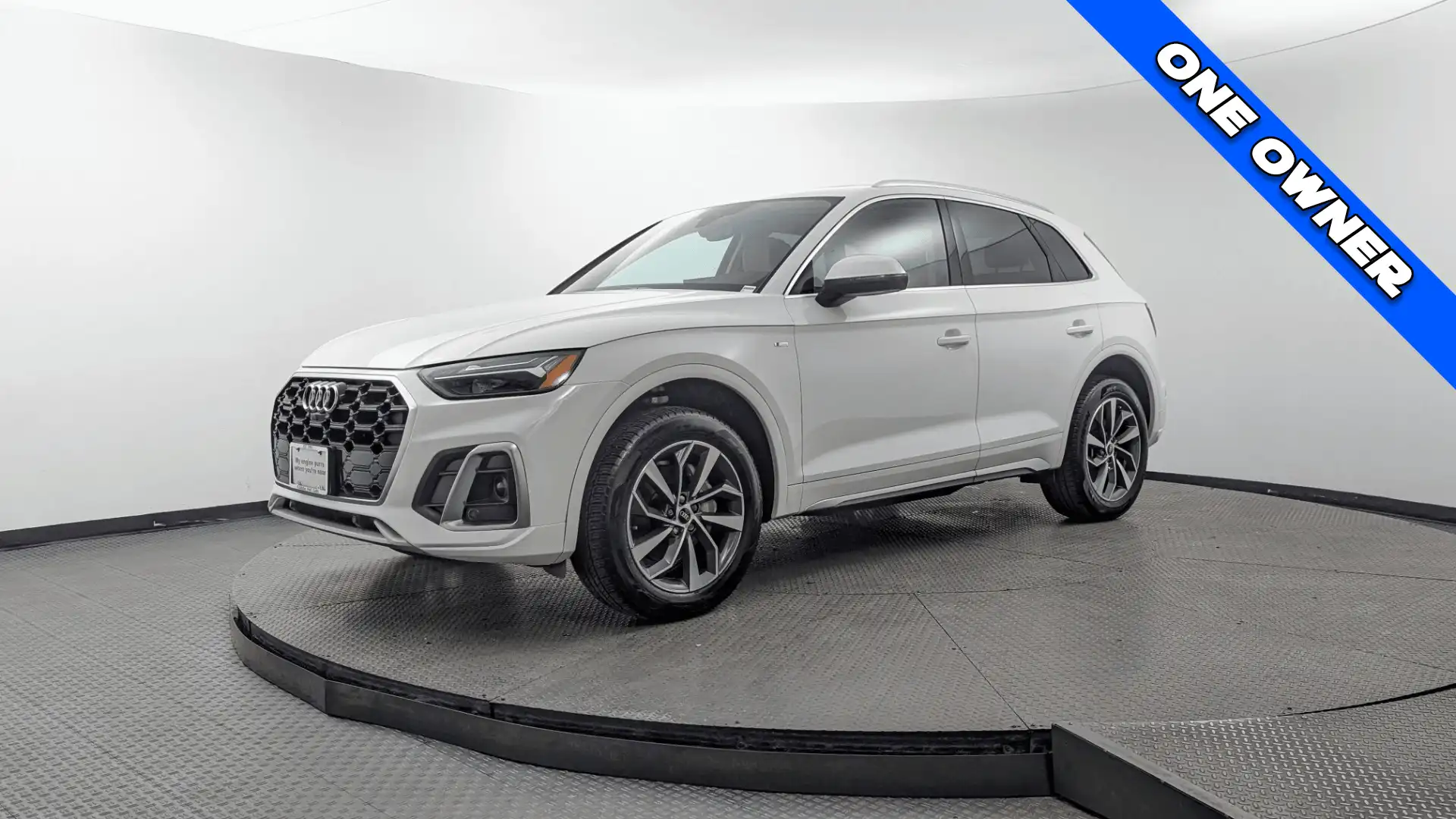 2023 Audi Q5 45 Premium Plus's photo