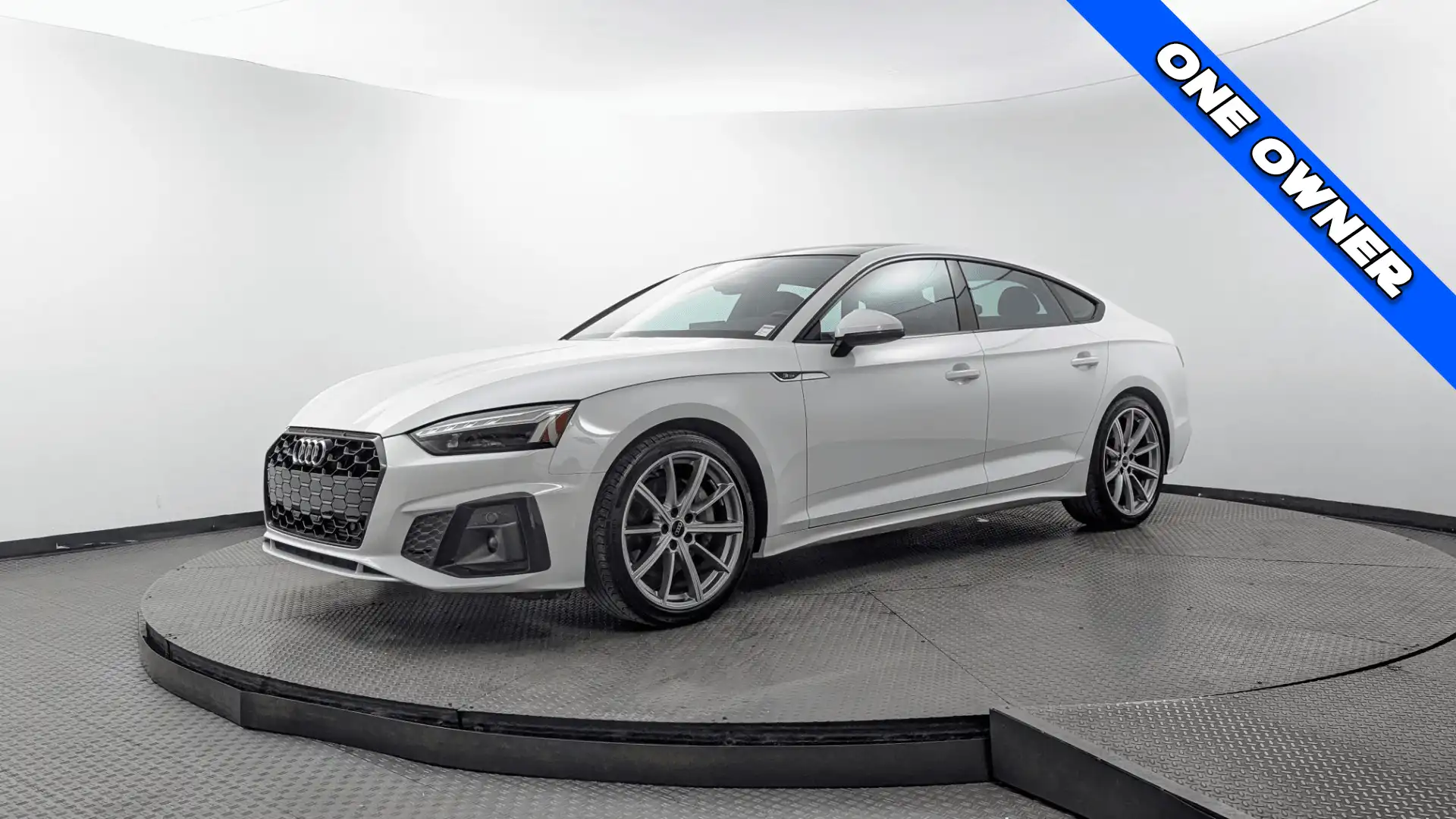 2025 Audi A5 Sportback 45 Premium quattro S tronic's photo