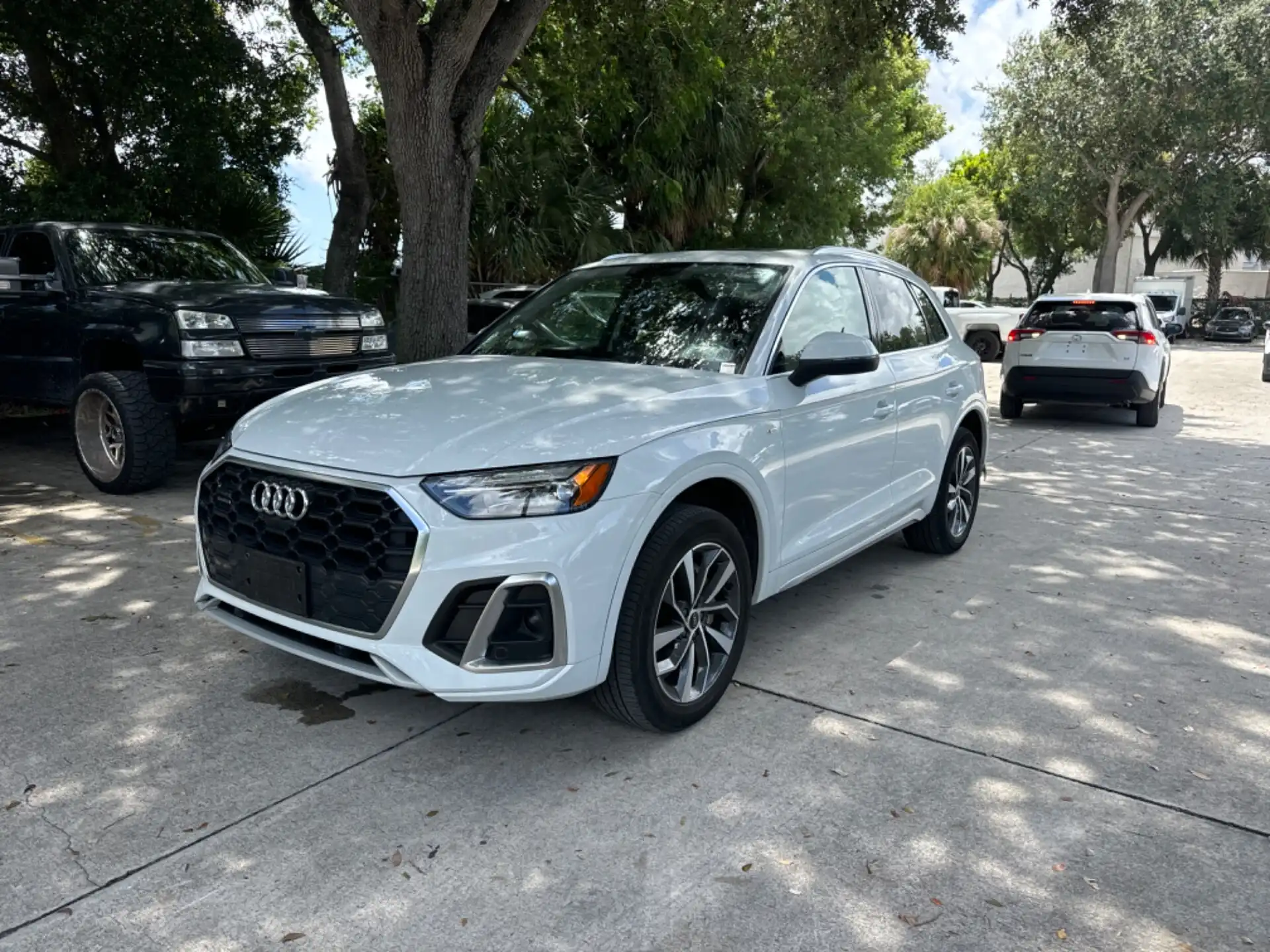 2023 Audi Q5 45 Premium Plus's photo