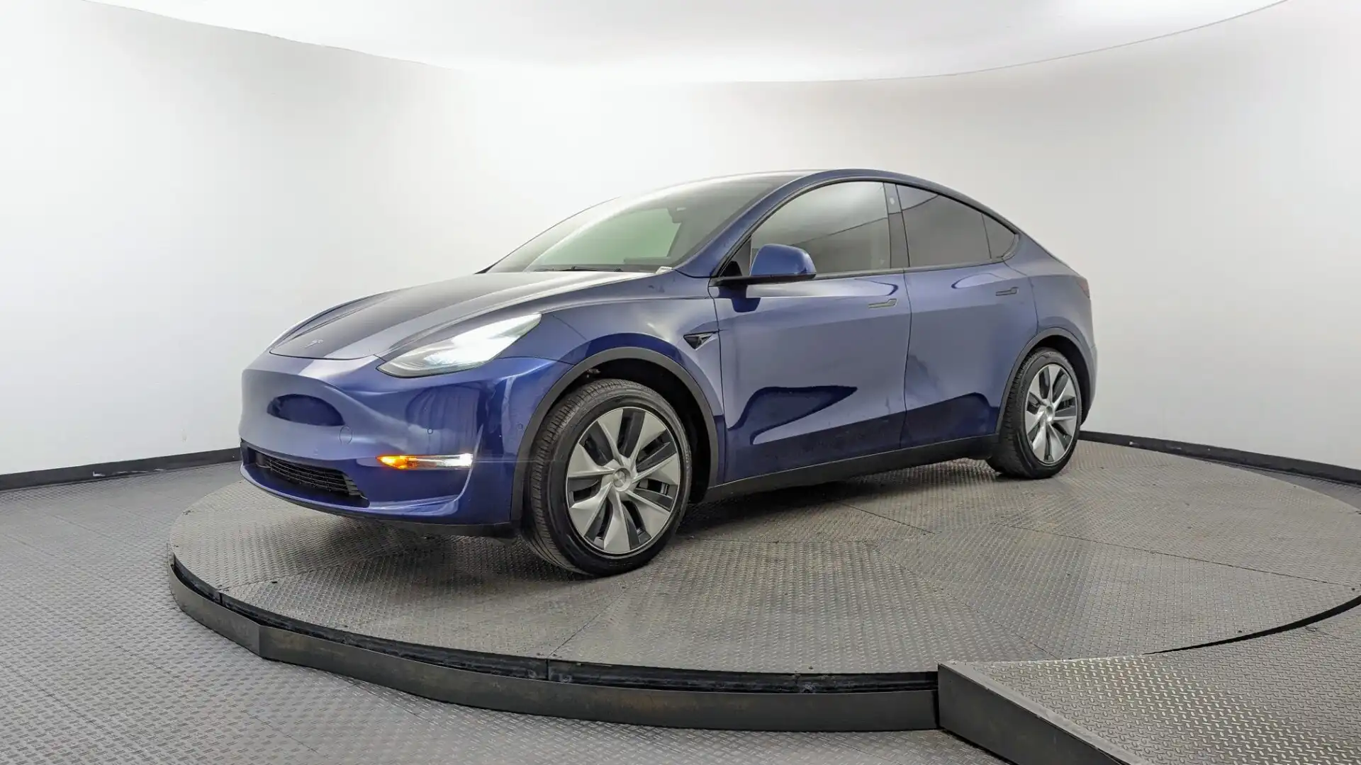 2021 Tesla Model Y Standard Range's photo