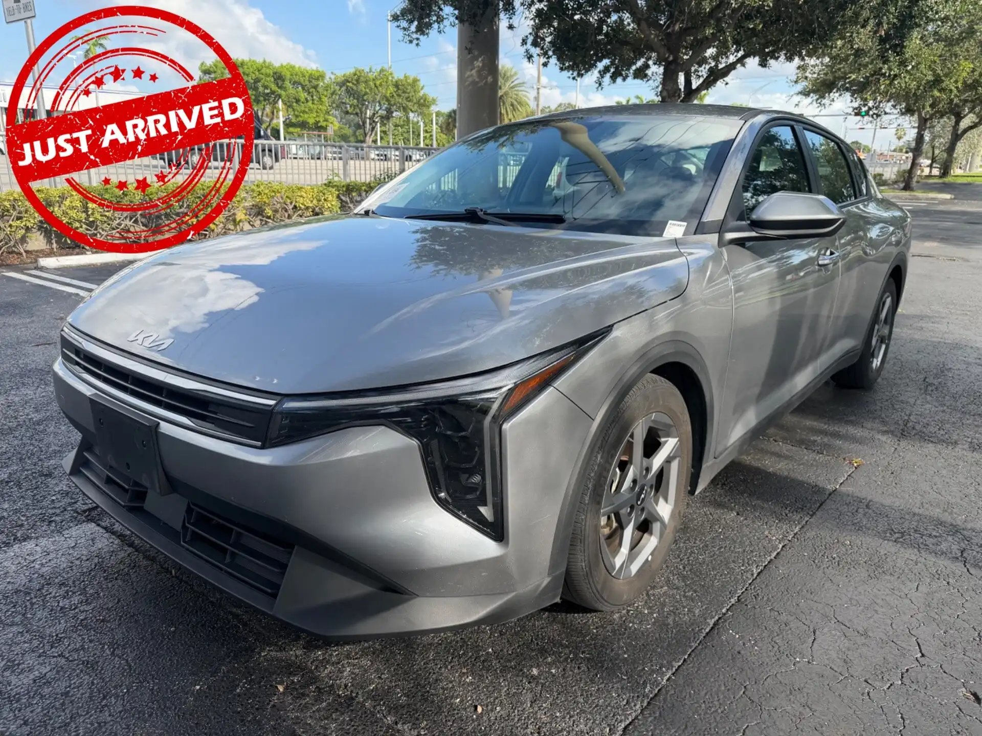 2025 Kia K4 LXS AT's photo