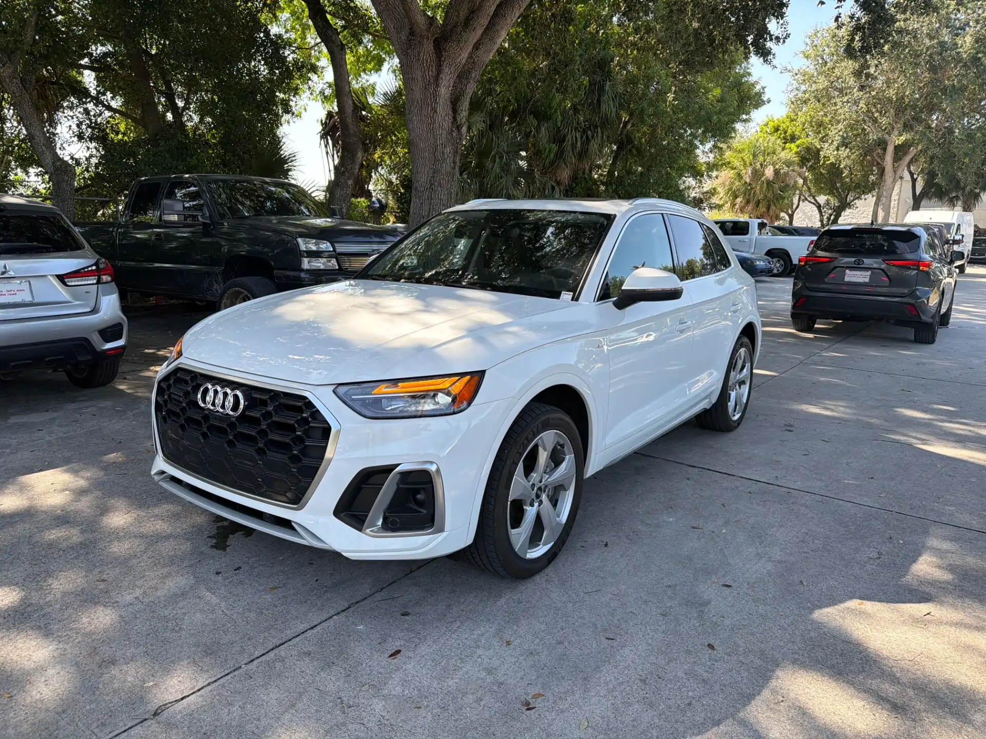 2023 Audi Q5 45 Premium Plus's photo