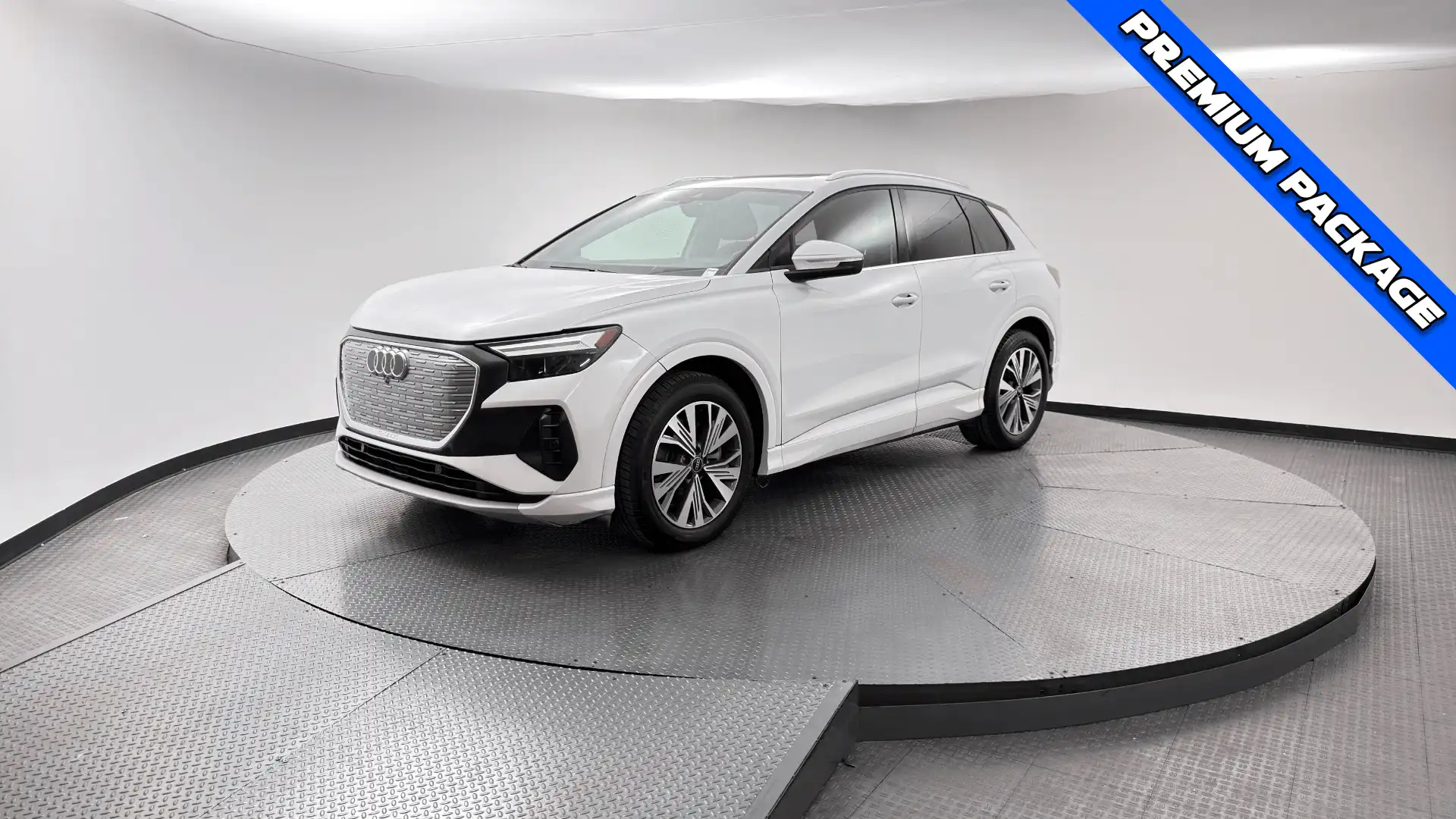 2023 Audi Q4 e-tron 40 Premium's photo